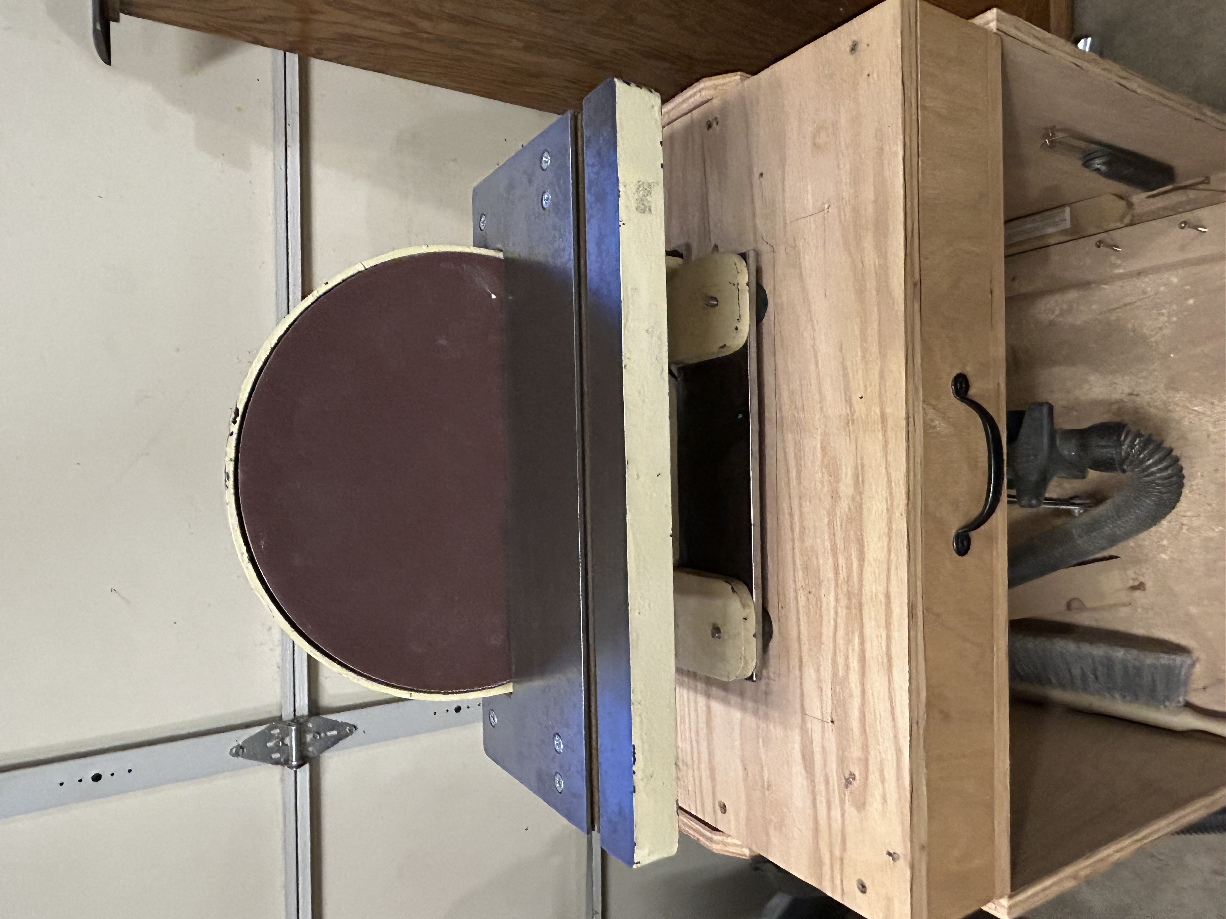 Cổng hút bụi cho máy chà nhám đĩa Shop Fox 12 inch