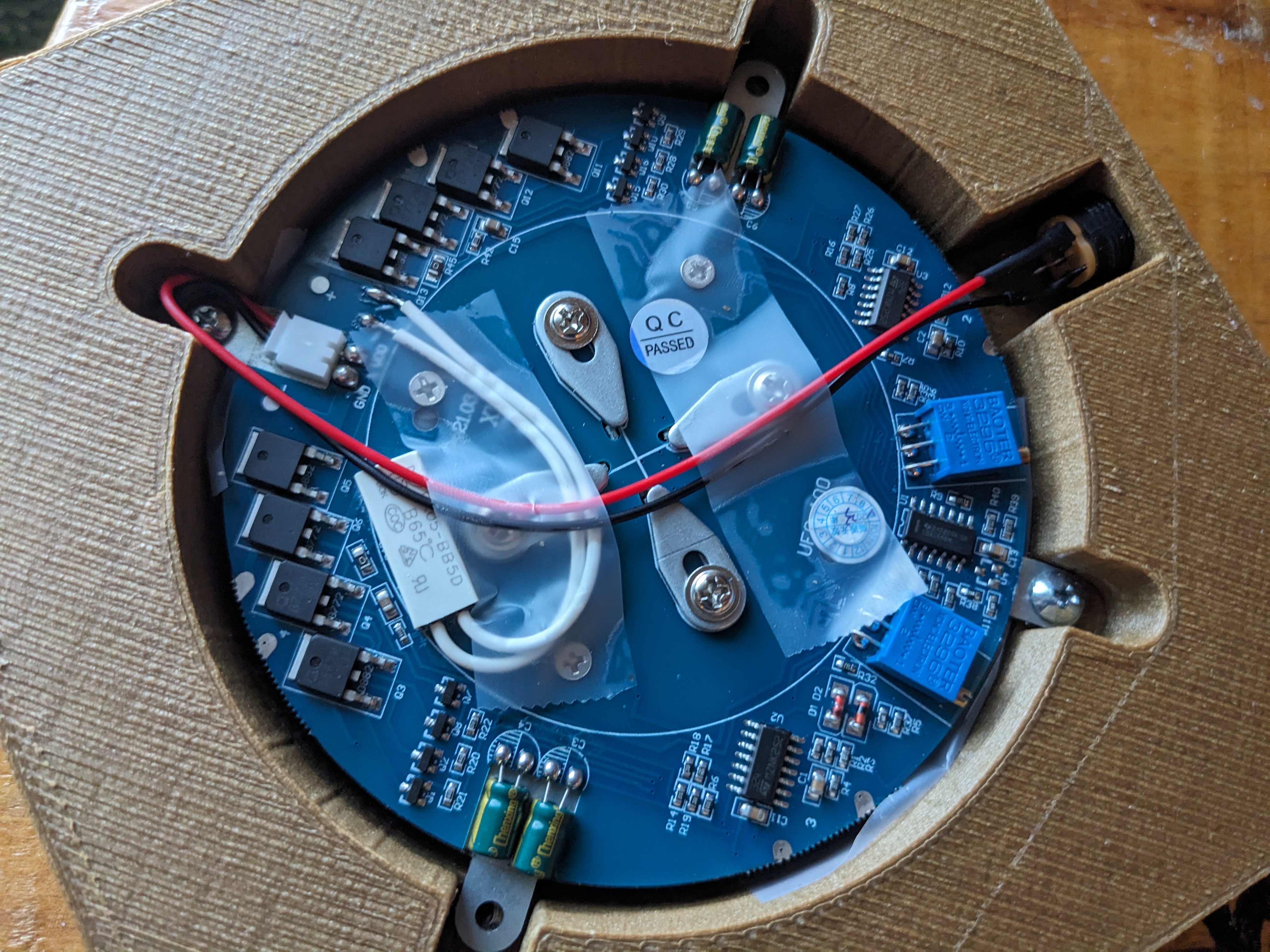 Phần đế chậu cây bay lơ lửng (remix)