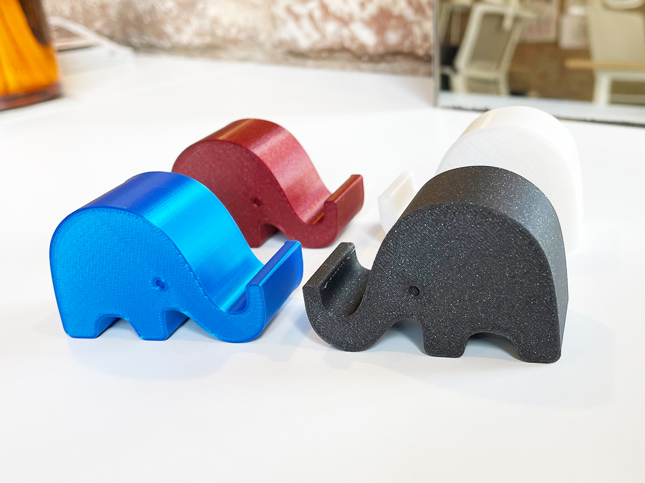 Chân Điện Thoại Voi Con Dễ Thương