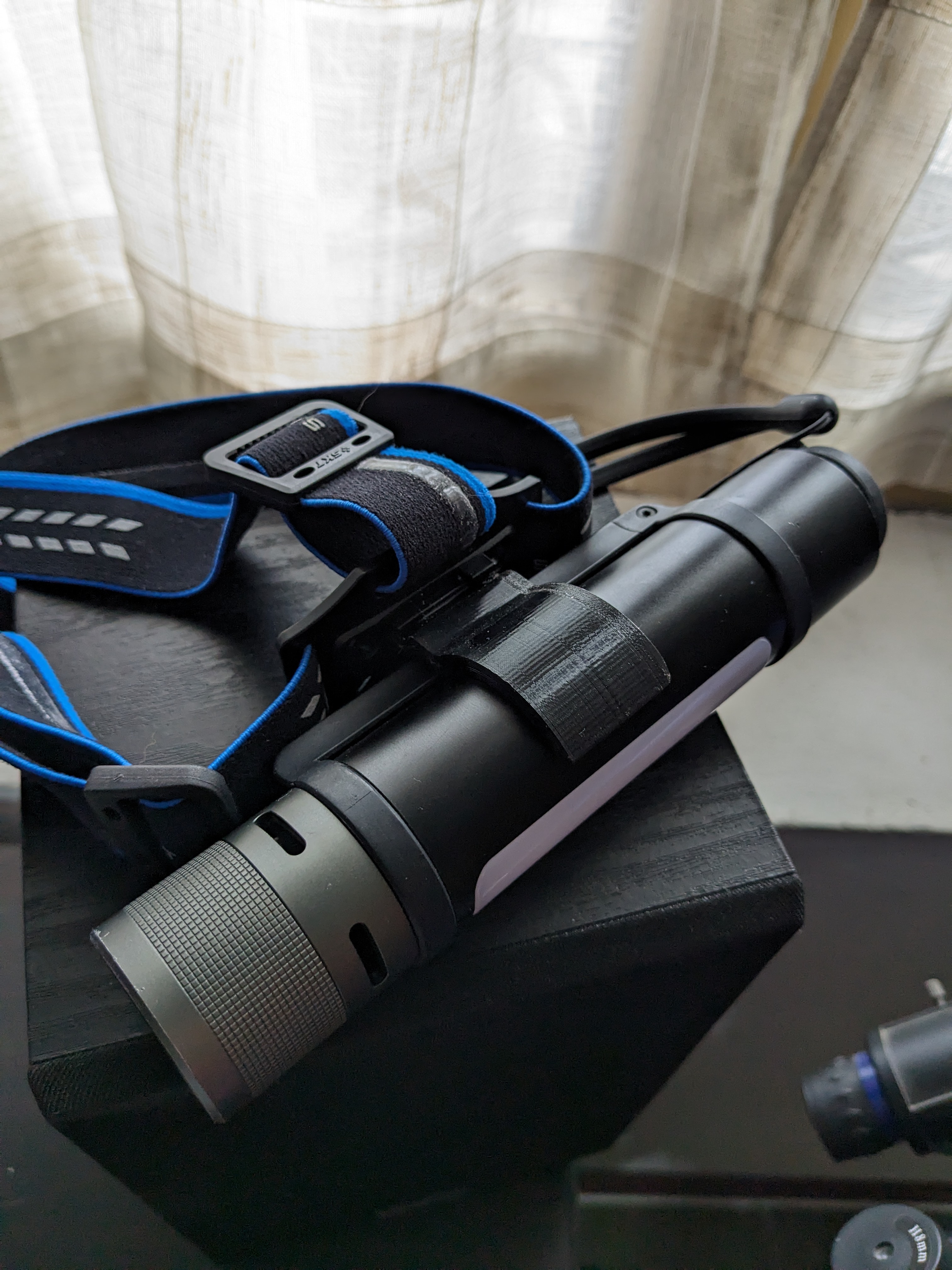 Giá đỡ Đèn pin NexTool 6 trong 1 cho headband Skilhunt HB3