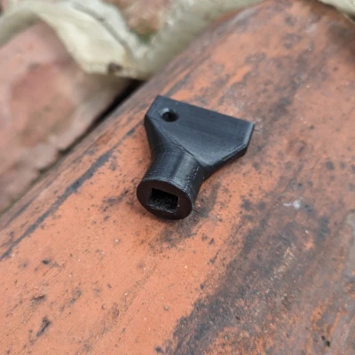 Chìa Khóa Tủ Lỗ Vuông 7mm