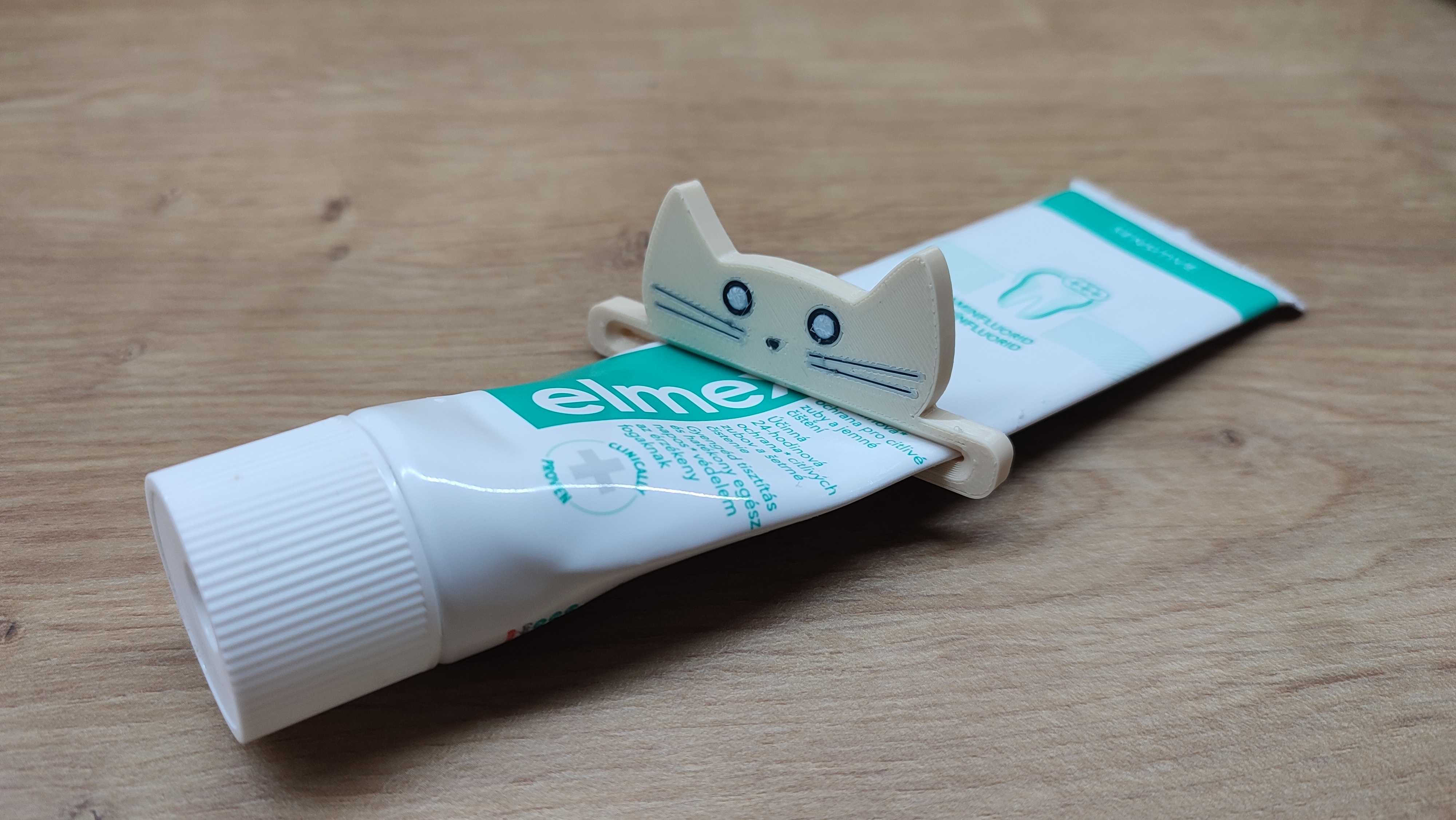 Dụng Cụ Bóp Tuýp Kem Đánh Răng Hình Con Mèo