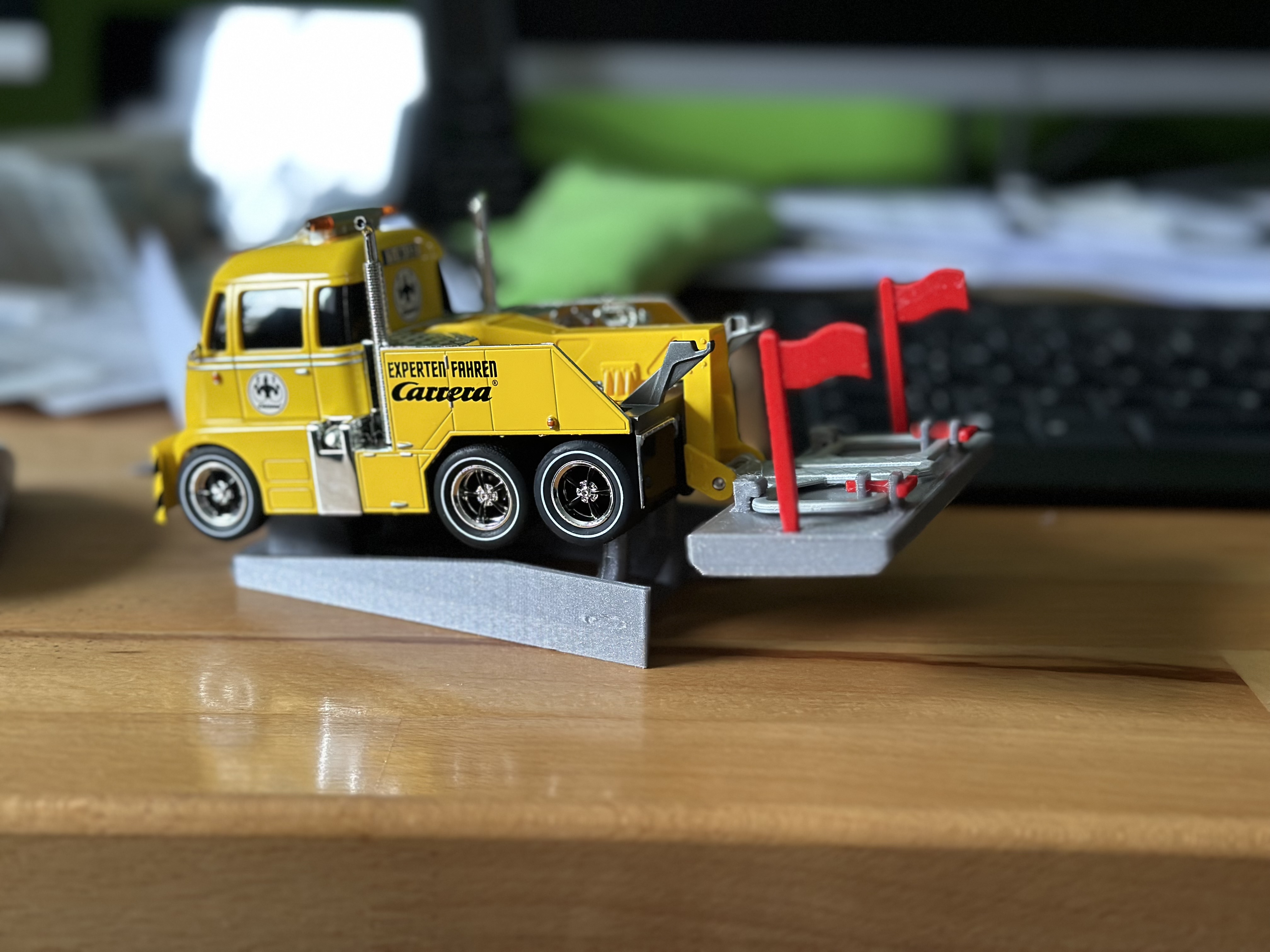 Bộ phận vệ sinh đường ray Carrera dựa trên xe kéo Carrera Digital 132