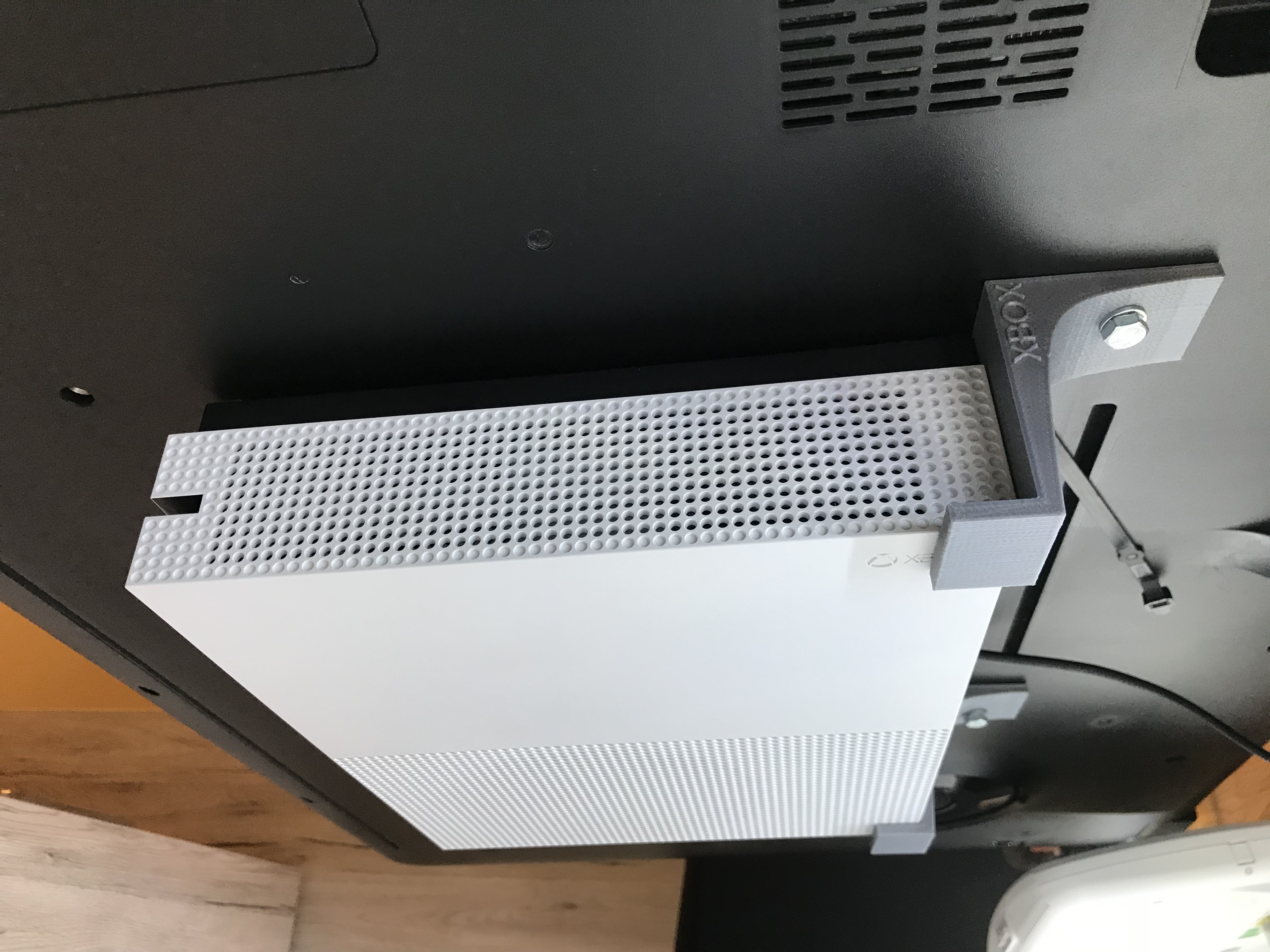 Kẹp Xbox One S/X gắn chuẩn VESA