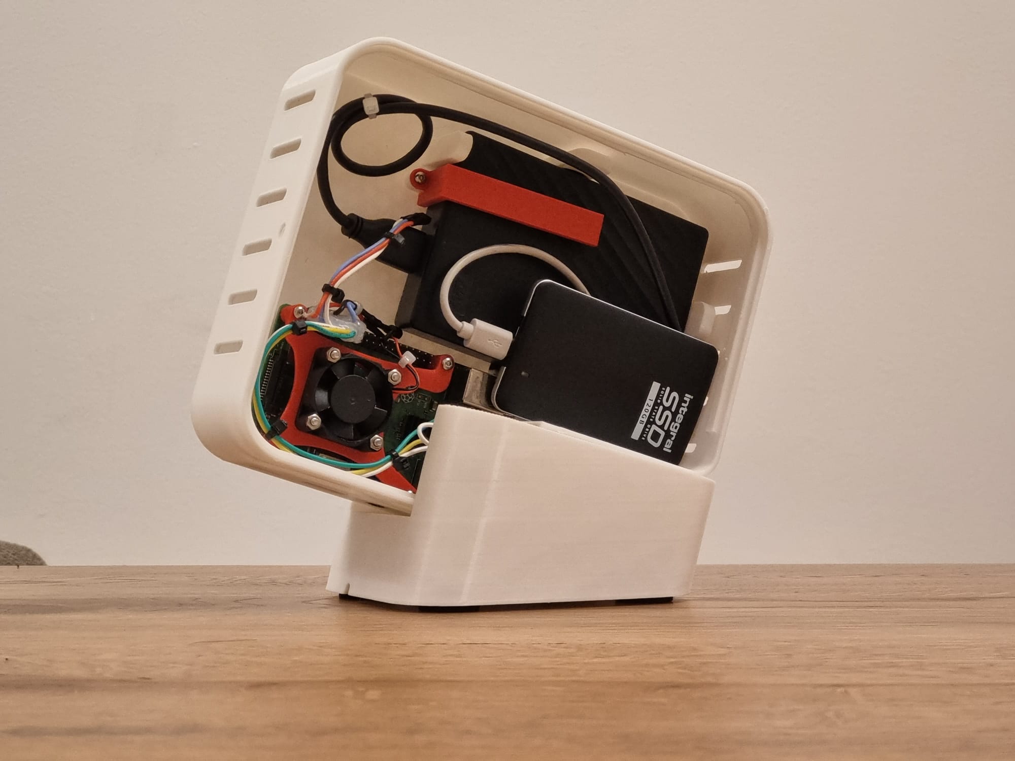 Vỏ NAS cho Raspberry Pi 3 B+ có chỗ cho hai ổ 2.5"