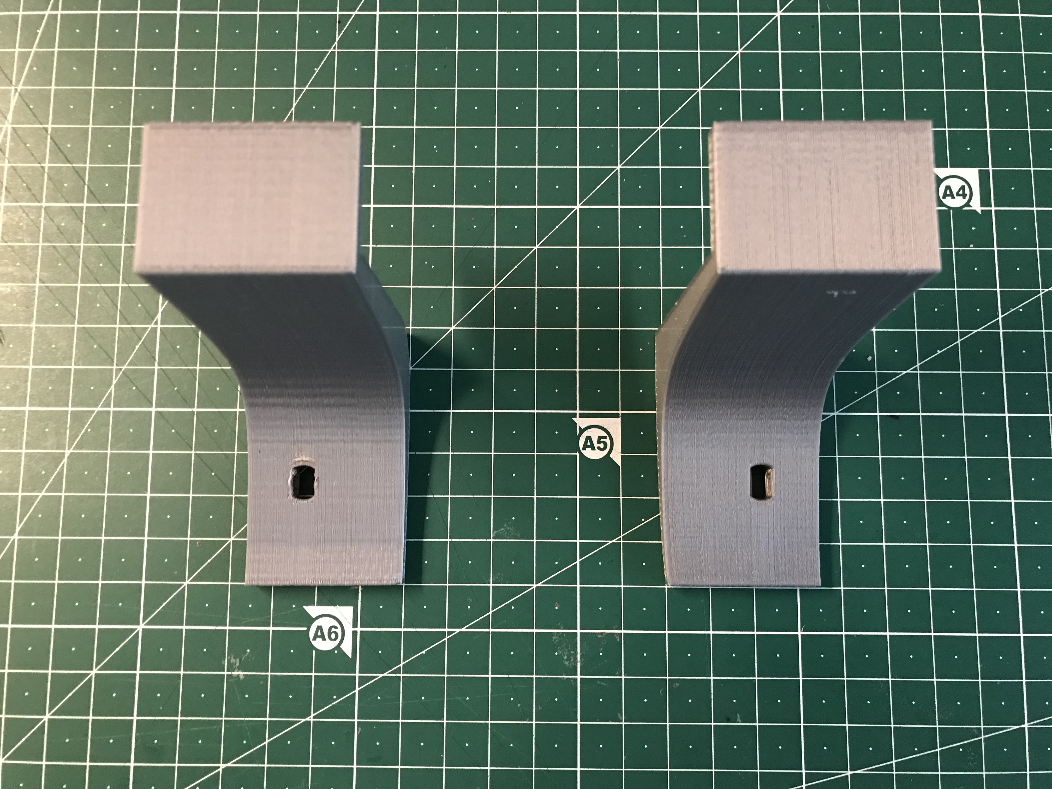 Kẹp Xbox One S/X gắn chuẩn VESA