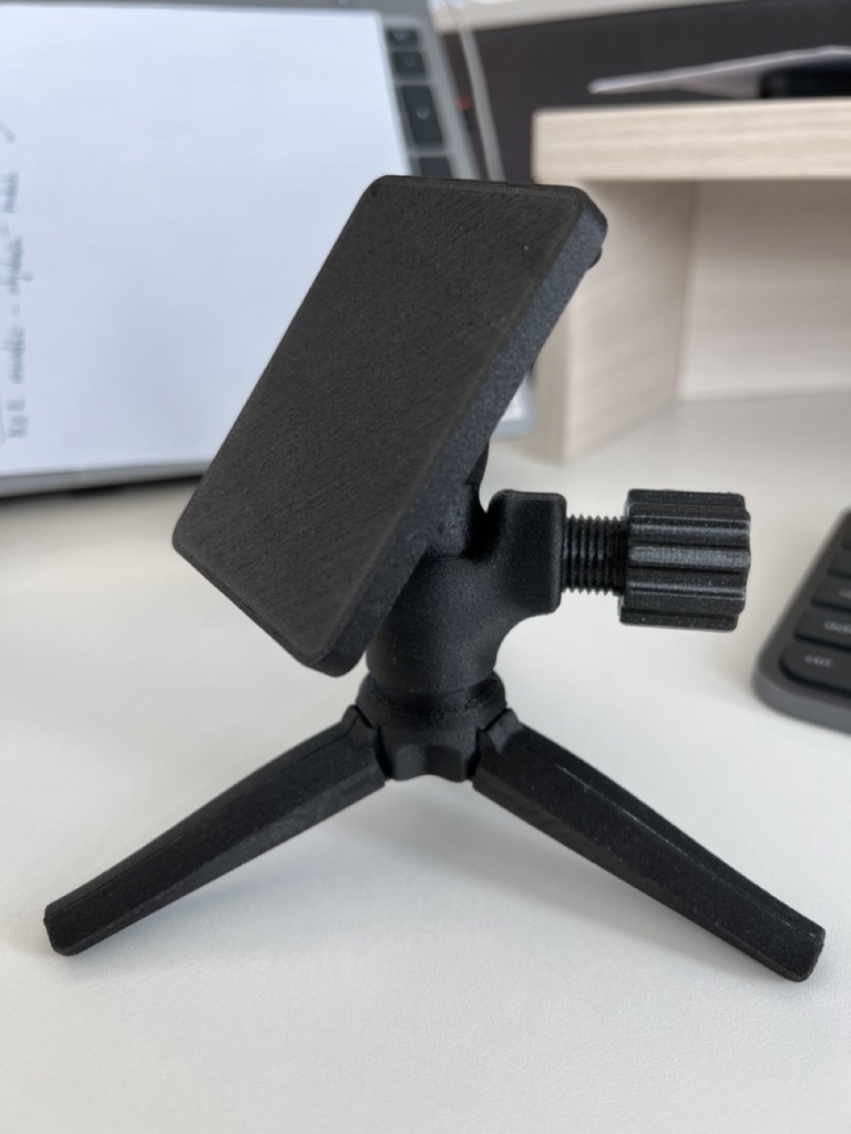 Chân Đế Điện Thoại MagSafe