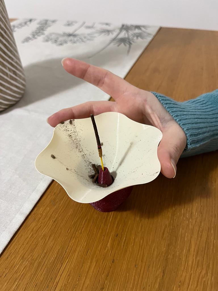 Người giữ hương 2 mảnh