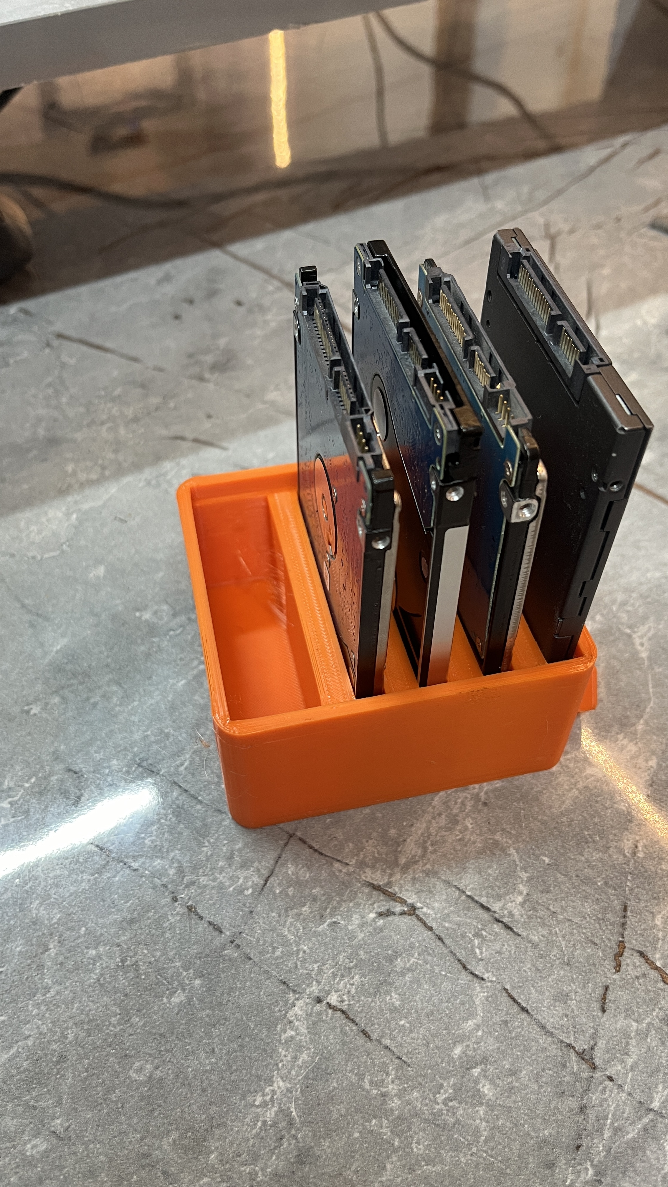 Khay SSD Có Hai Lỗ Chìm Cho HSW