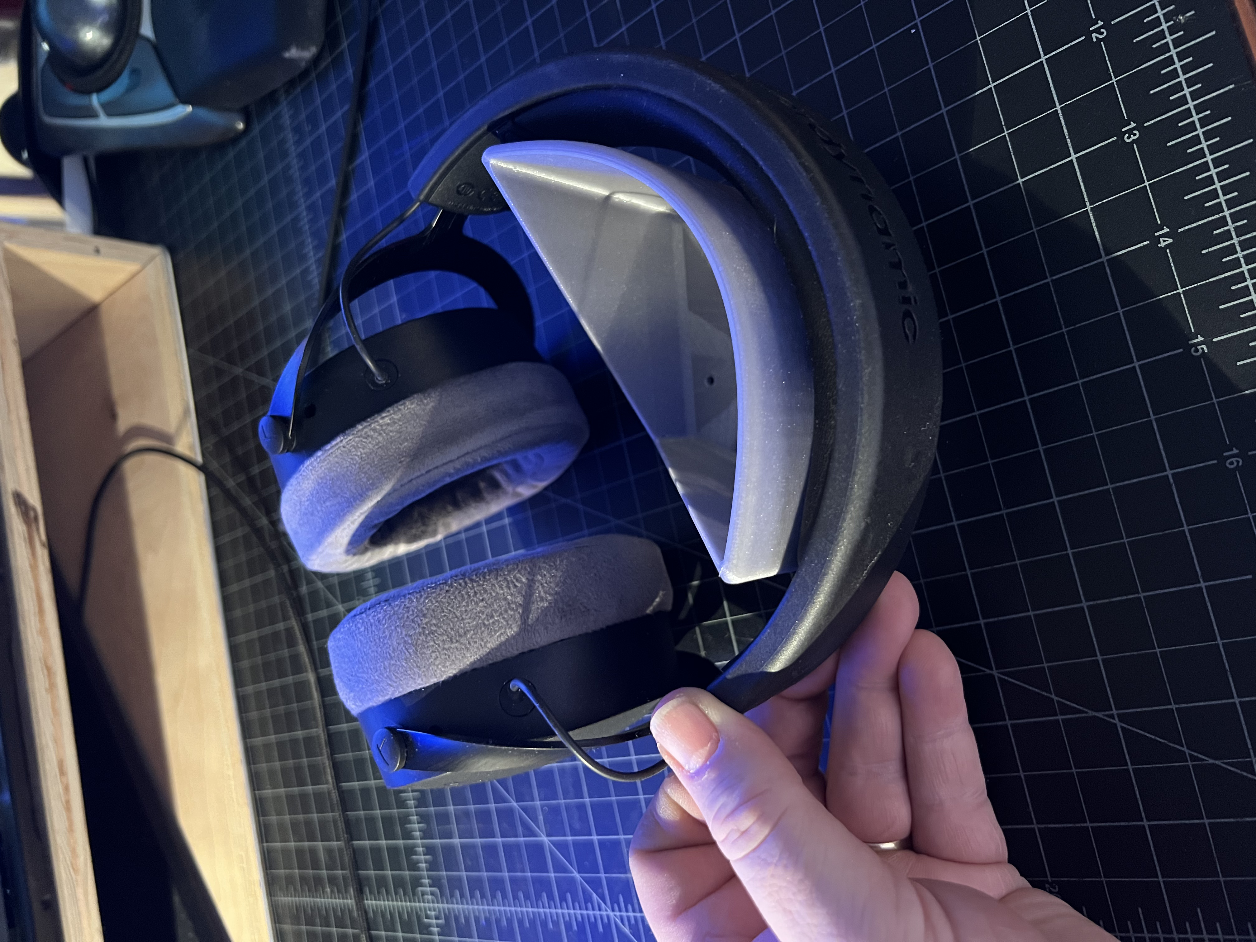 Giá treo tai nghe gắn tường