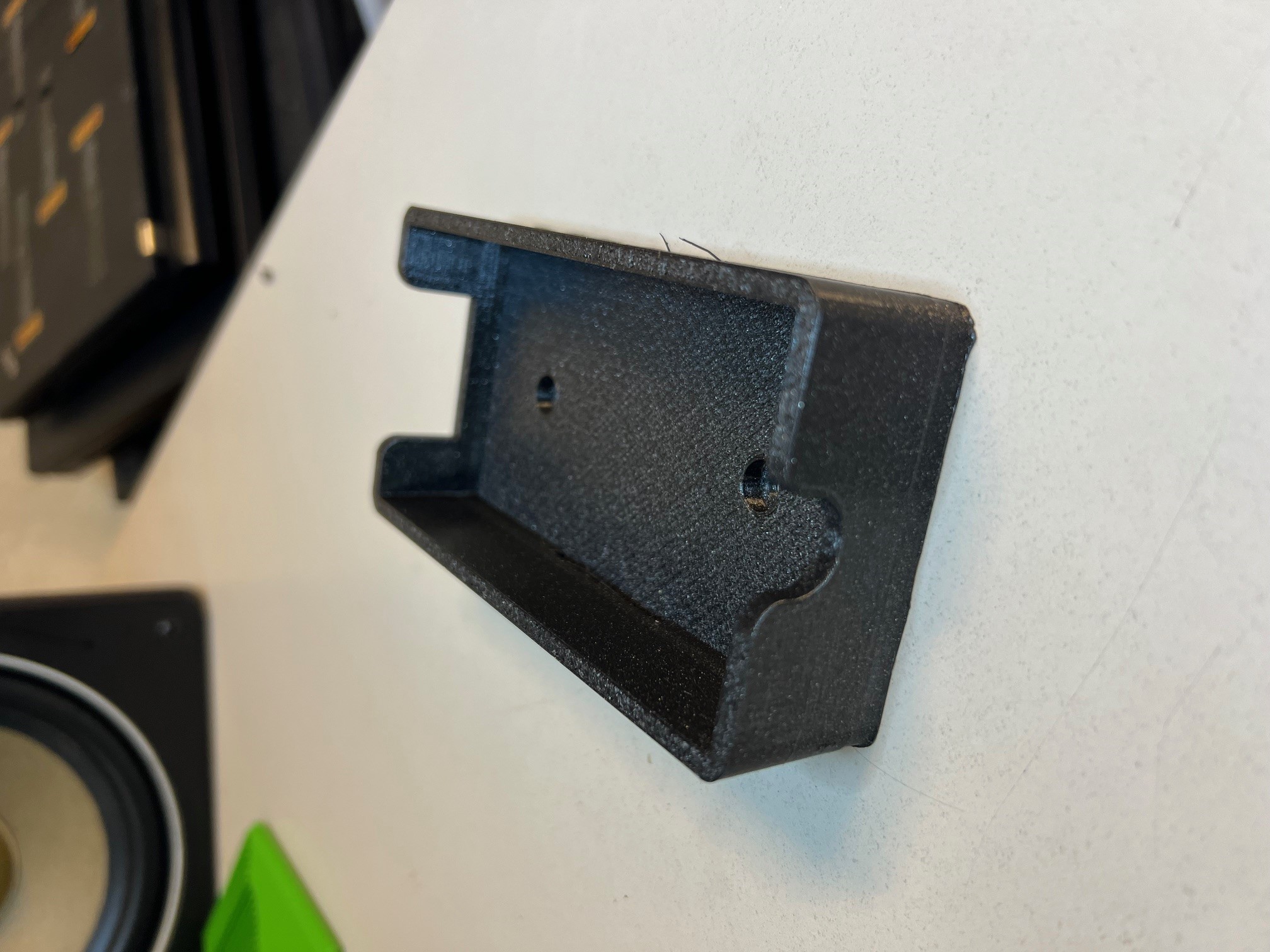 Giá đỡ nguồn Shure PS60E gắn tường