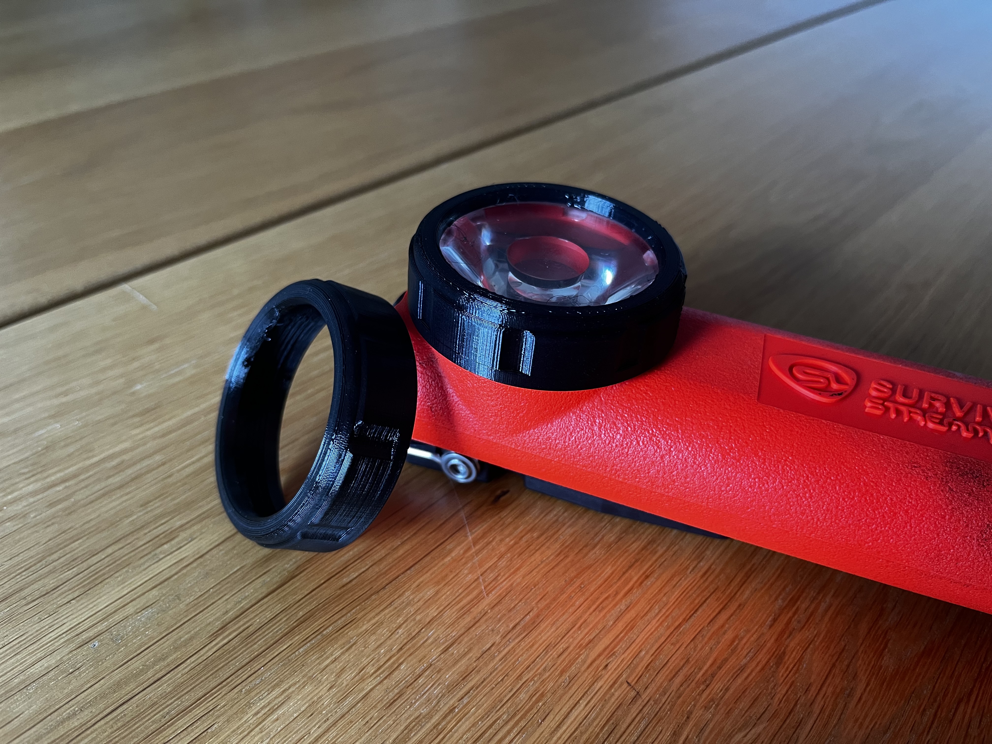 Vành kính thay thế cho đèn pin Streamlight Survivor