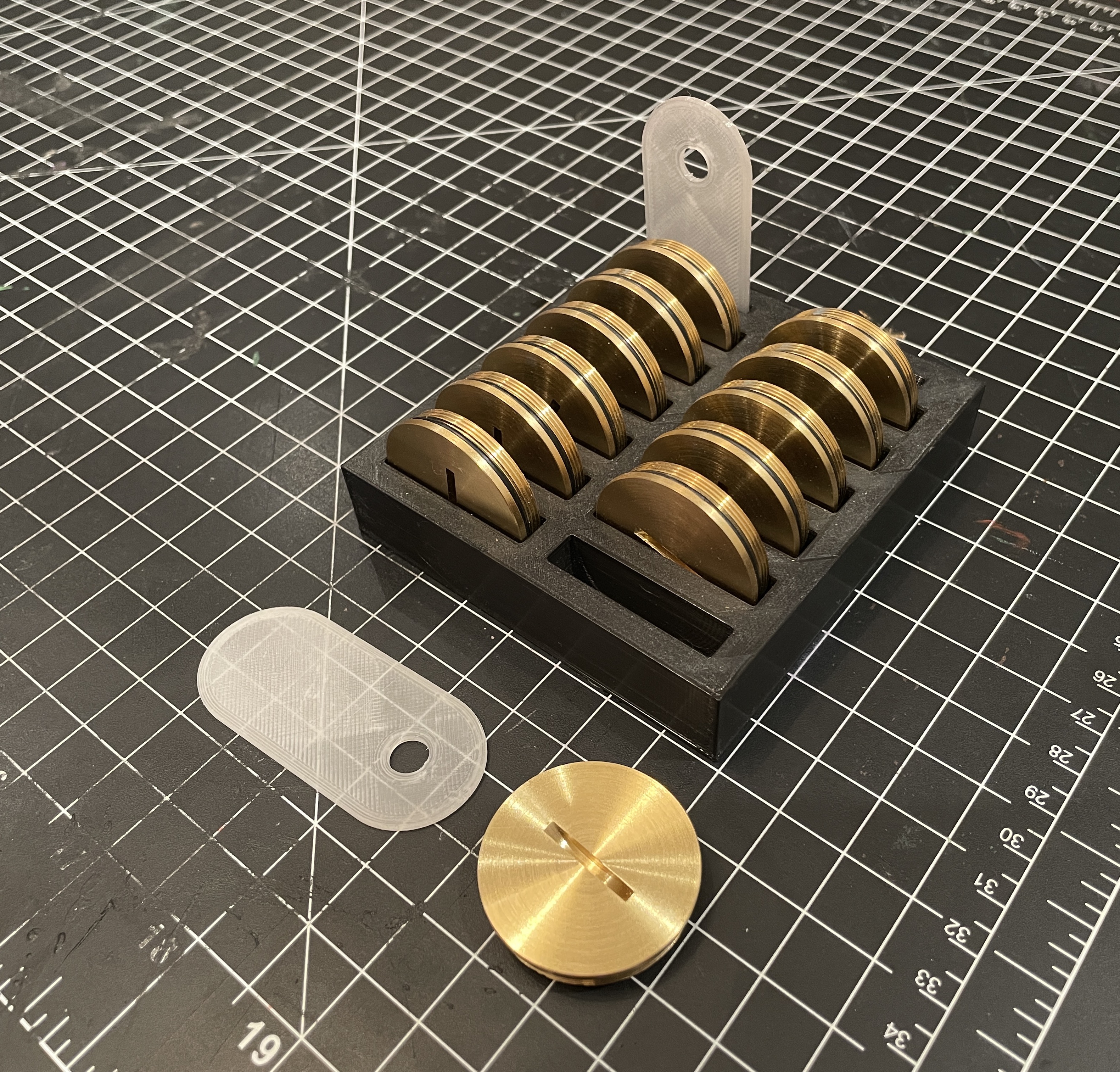 Người sắp xếp cho mũ bảo hộ sàn Legrand