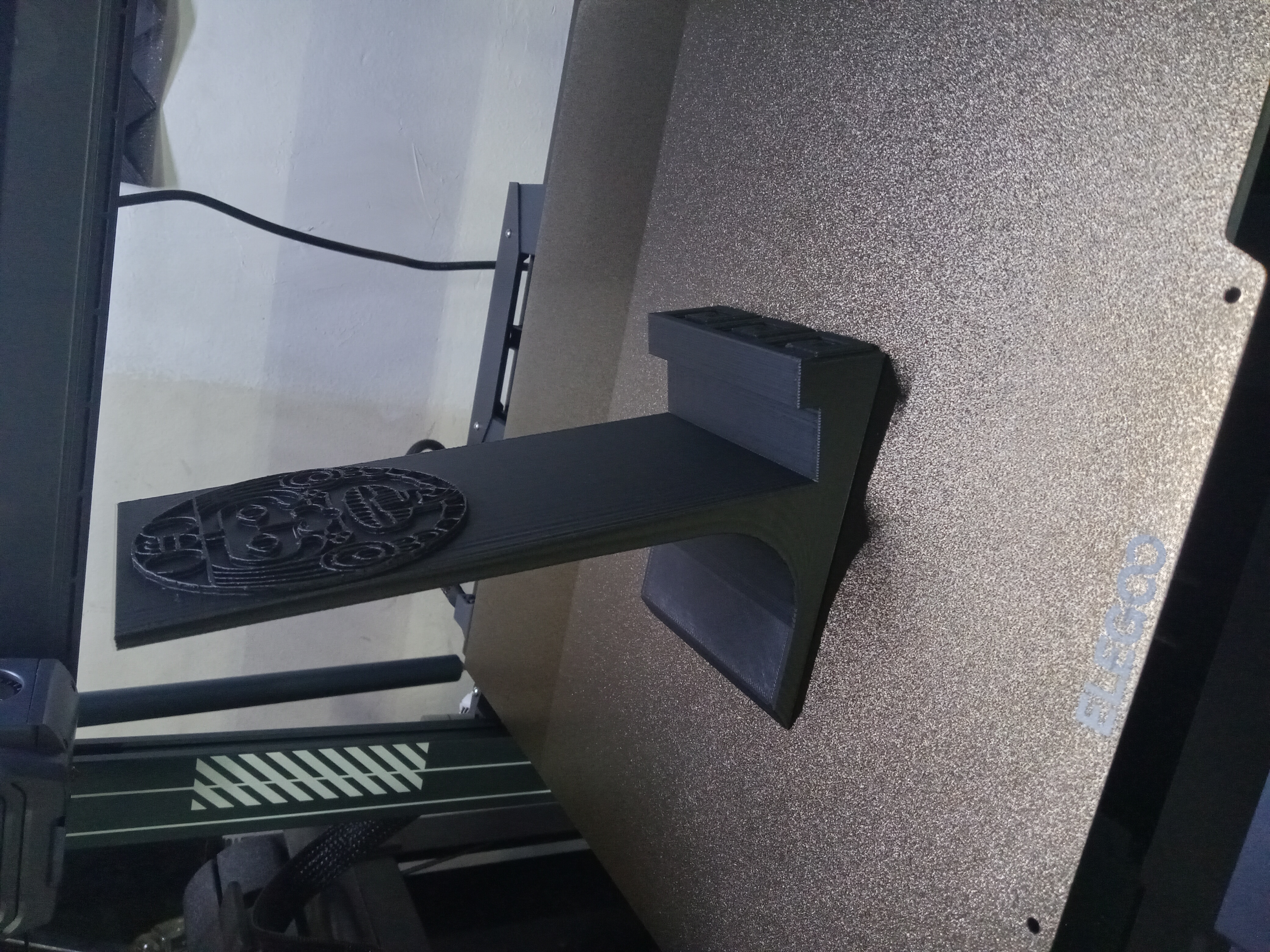 Giá đỡ điện thoại kiểu Aztec