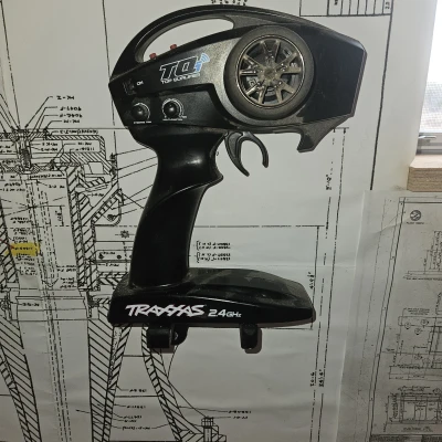 Giá đỡ Tay điều khiển Traxxas Siêu bền