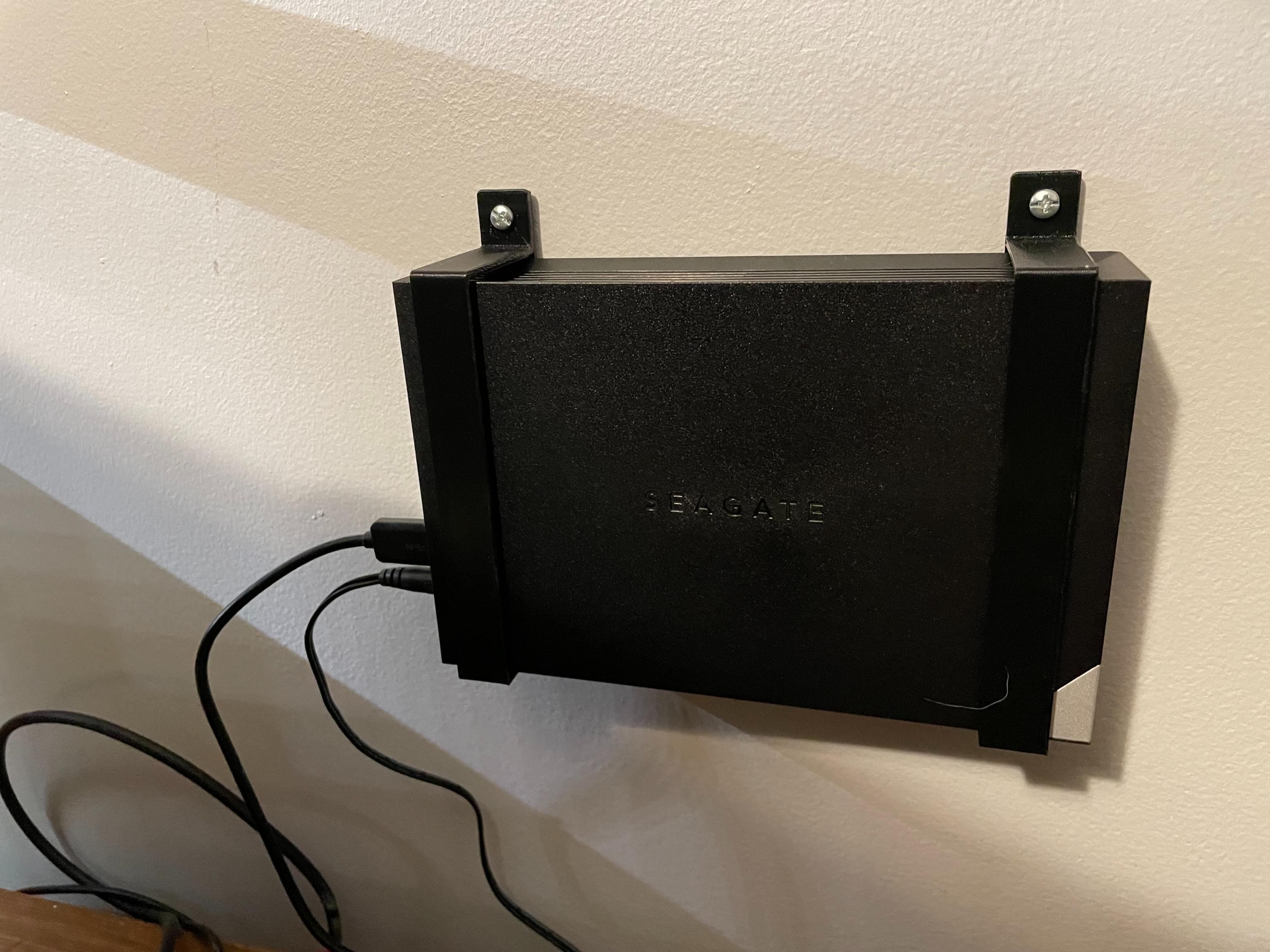 Giá Treo Tường Ổ Cứng Di Động Seagate One Touch