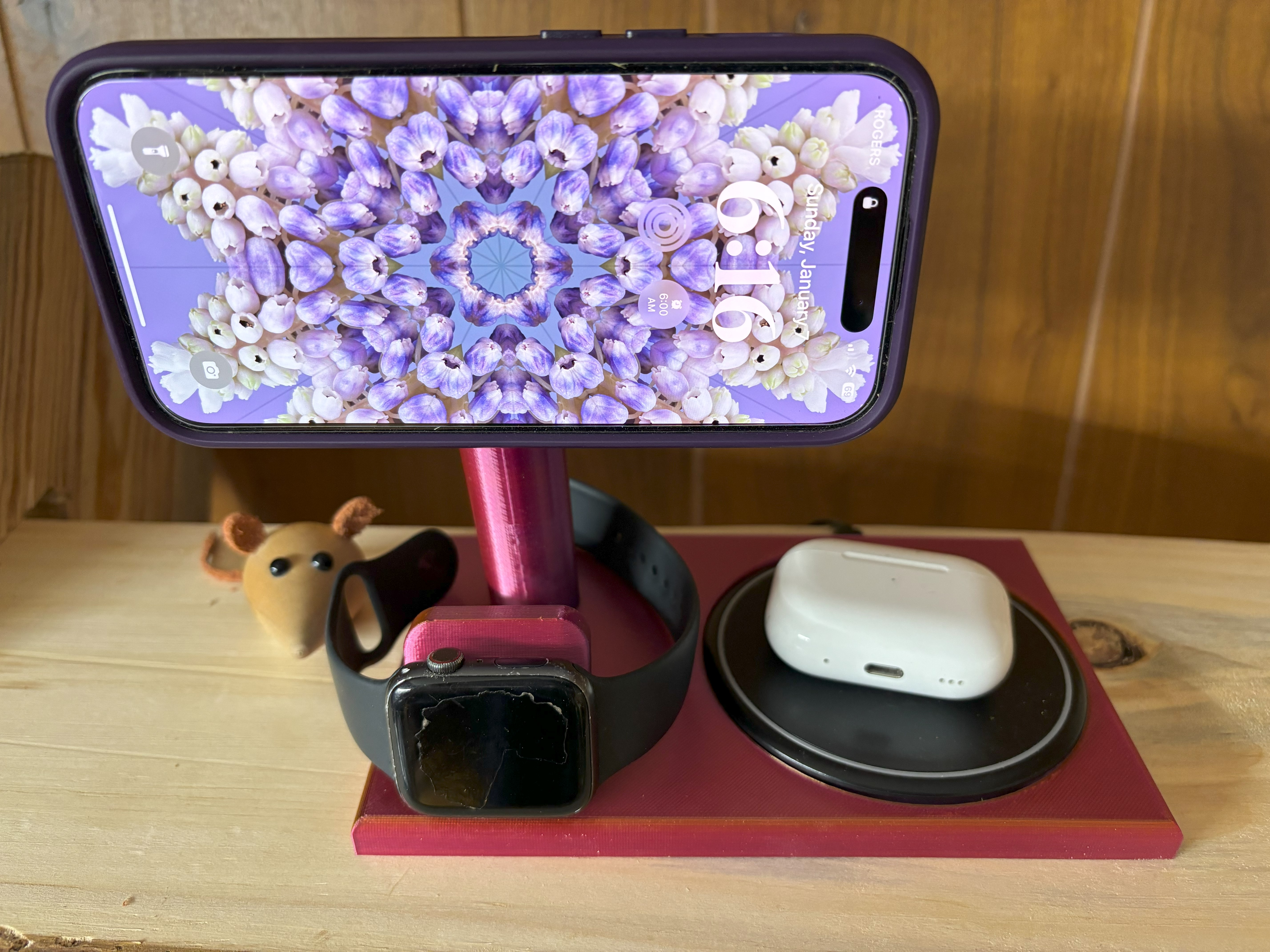 Điện thoại từ tính; đồng hồ; giá đỡ bộ sạc tai nghe