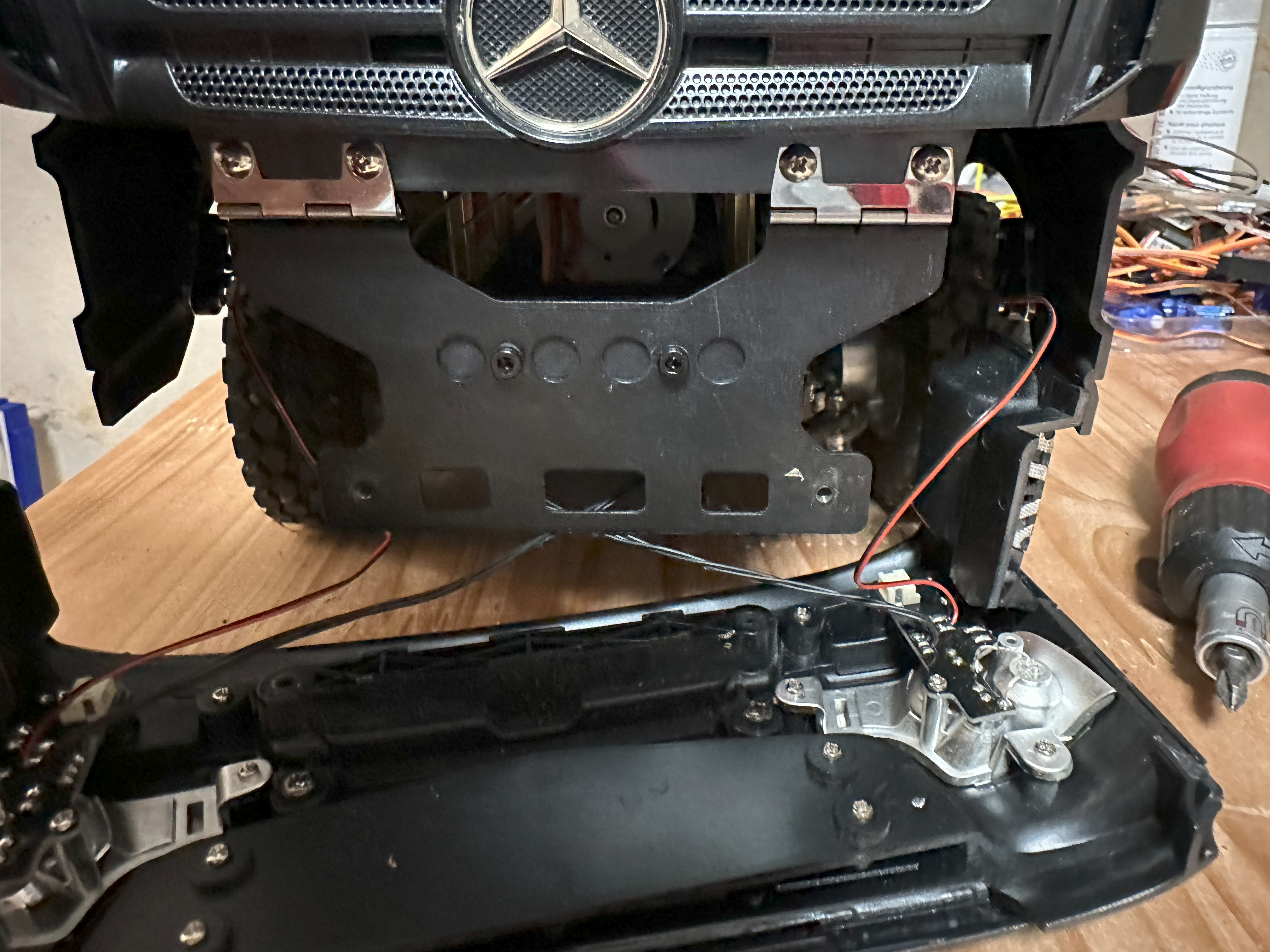 Pát Cabin Xe Tải Tamiya MB Actros (Sửa Lỗi Ren)