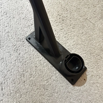 Giá Treo Phích Cắm và Dây Sạc Xe Điện