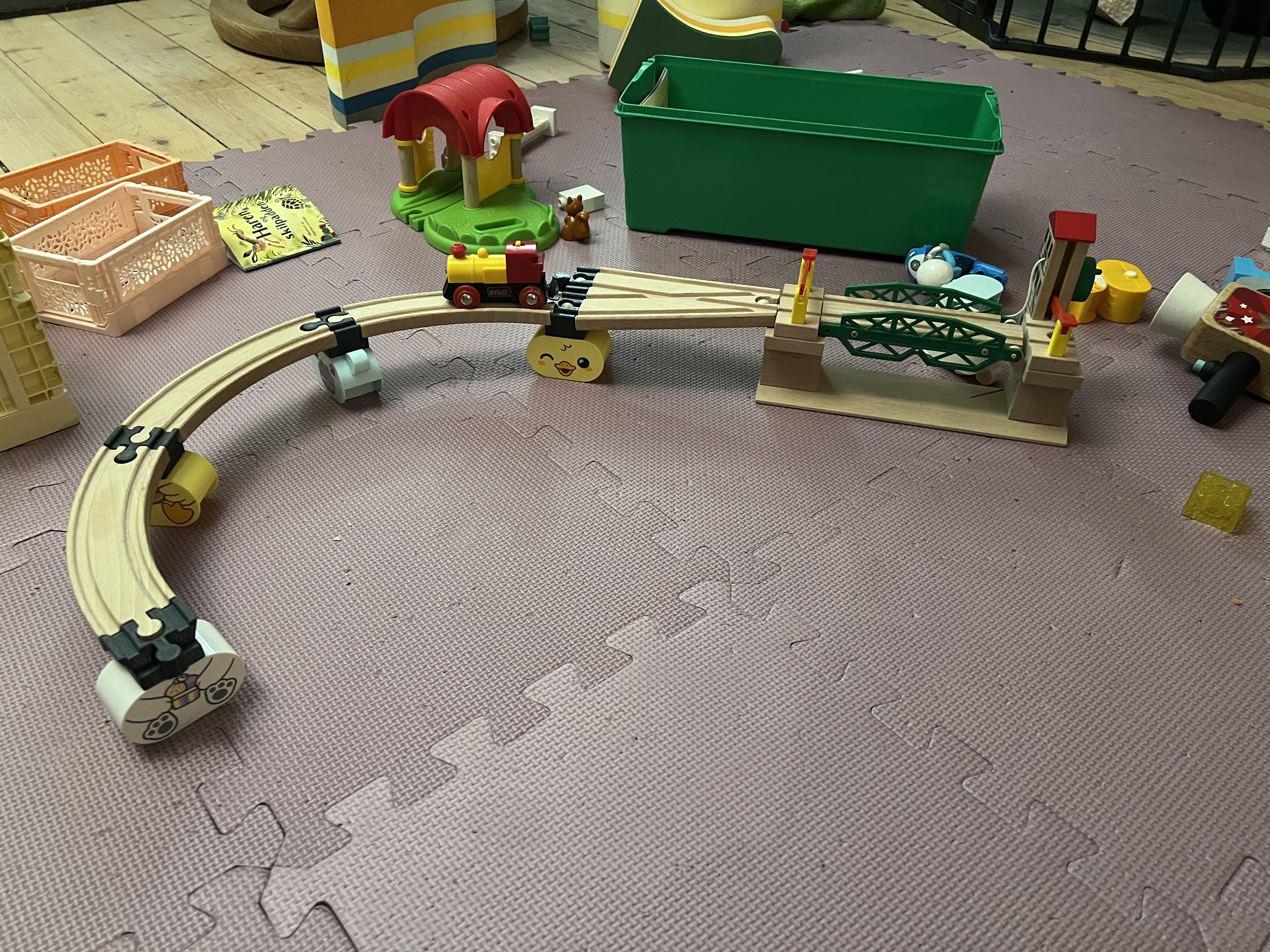 DUPLO - BRIO combo (lấy cảm hứng từ TOY2)