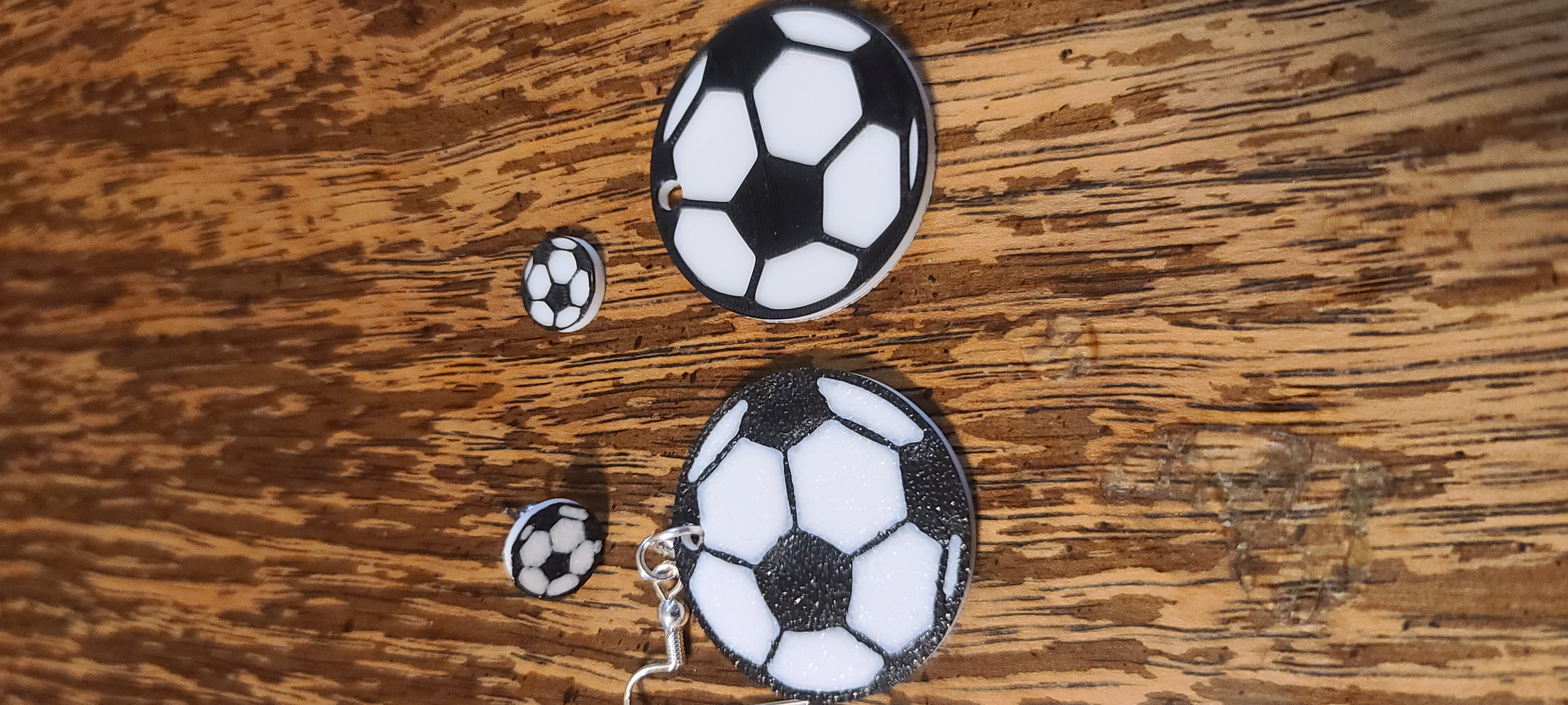 Bông Tai Đá Banh Kiểu Đinh Tán và Vòng