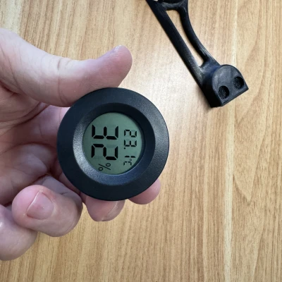 Giá đỡ máy đo độ ẩm đa năng có nam châm