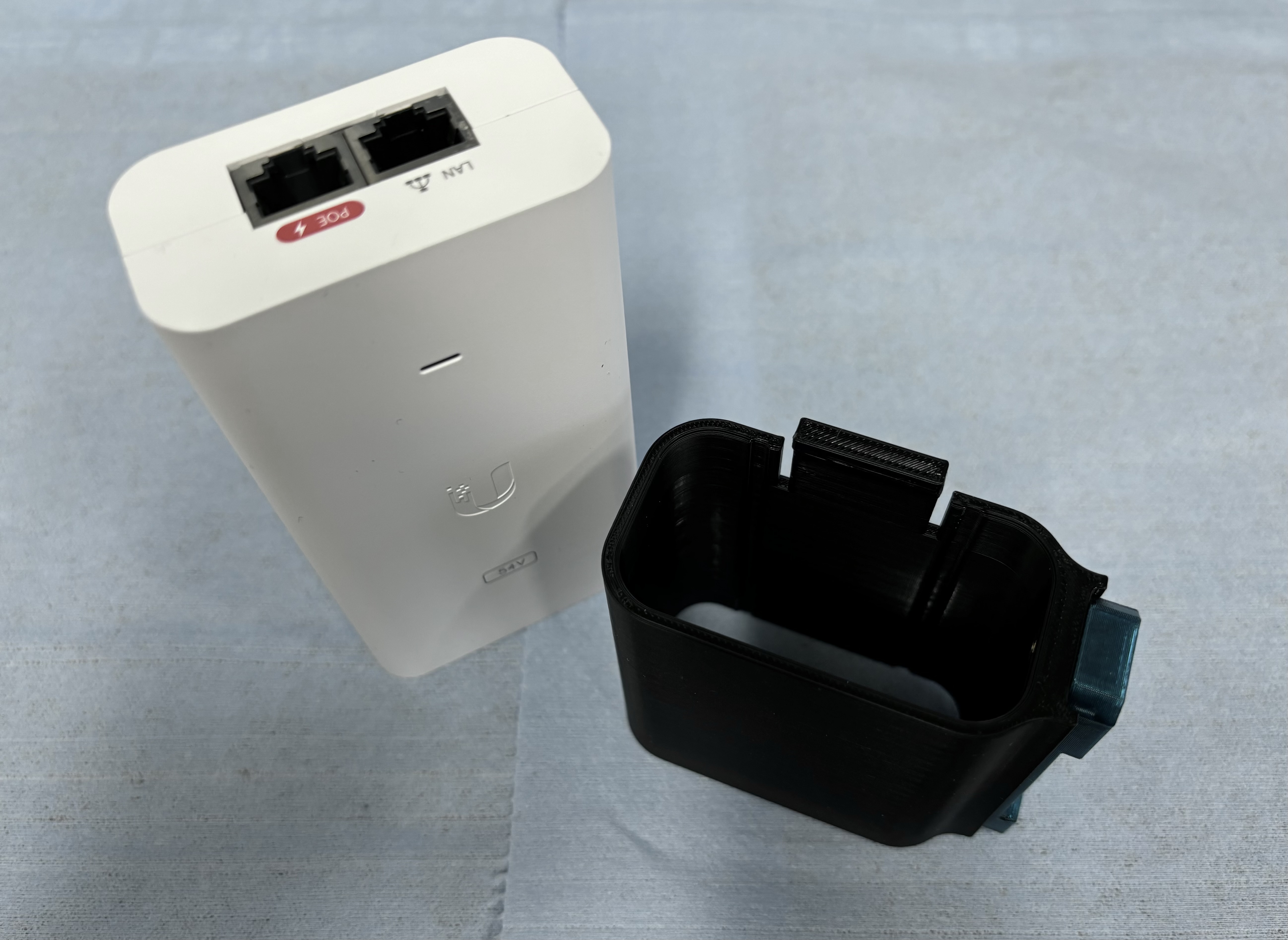 Ubiquiti Poe-54V-80W Tay áo/DIN Rail