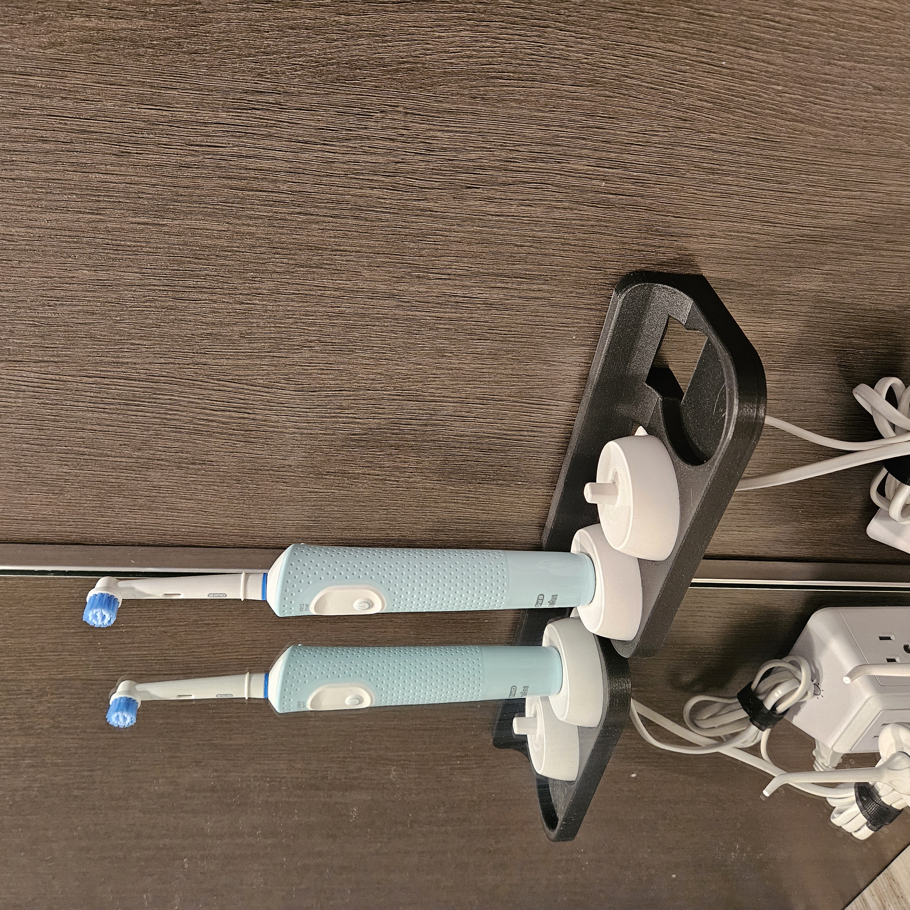 Giá Treo Tường Bàn Chải Điện Oral-B Từ 1 đến 4 Bàn Chải