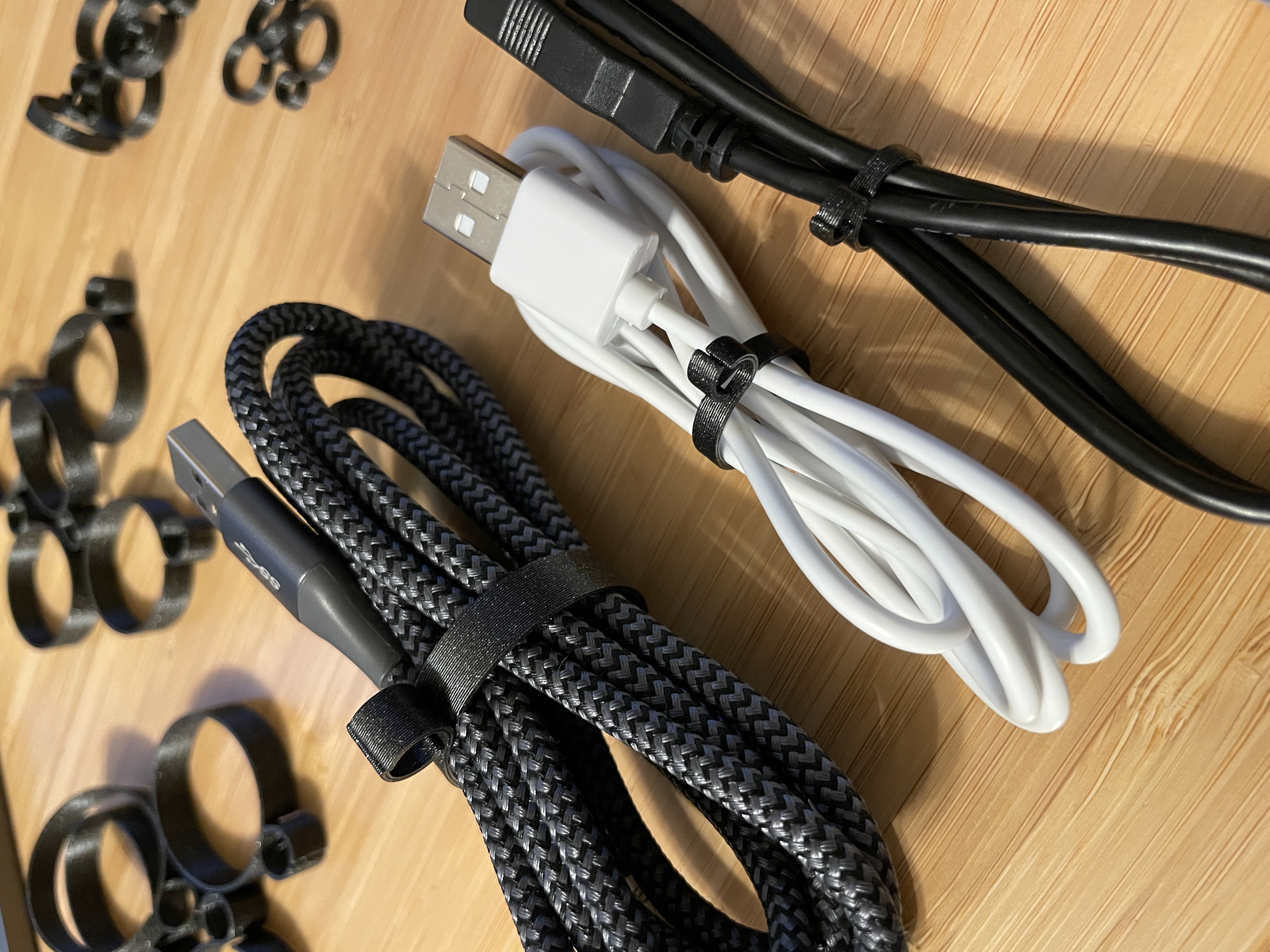 Kẹp quản lý cáp khóa xoay tùy chỉnh