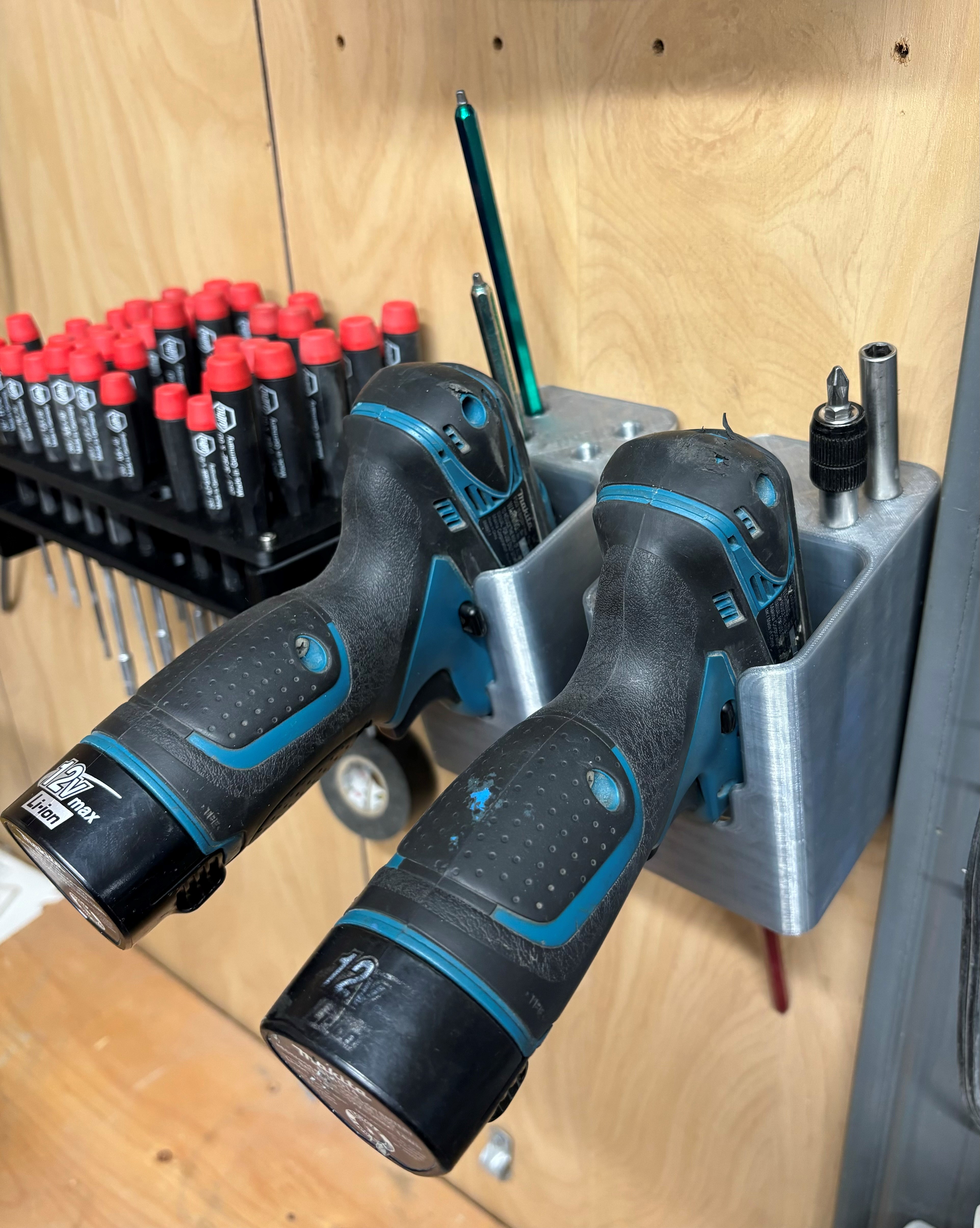 Giá Treo Tường Máy Khoan Makita FD02 / DT01 12v