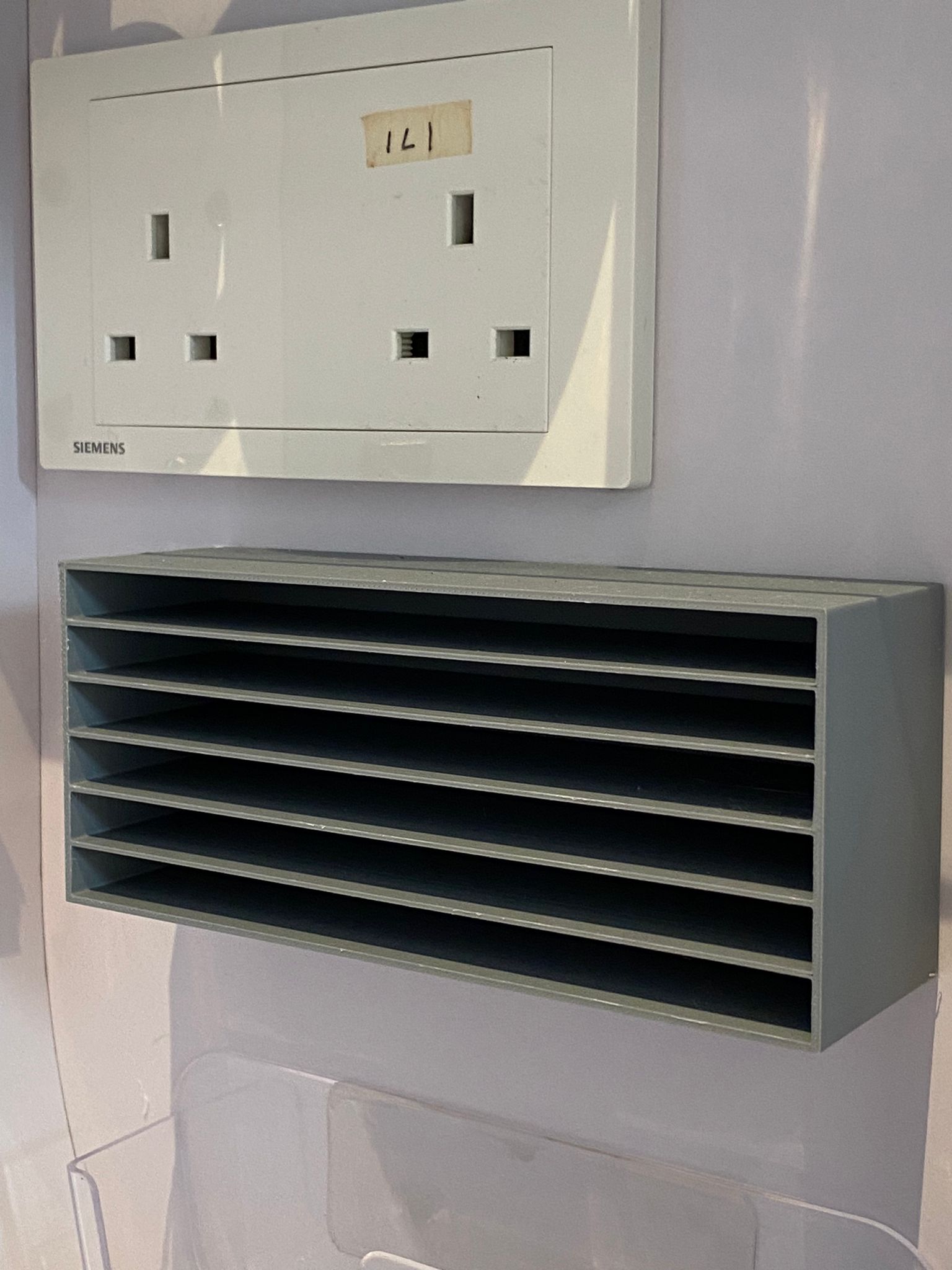 Hộp Đựng Kính Áp Tròng 6 Tầng Tiện Lợi