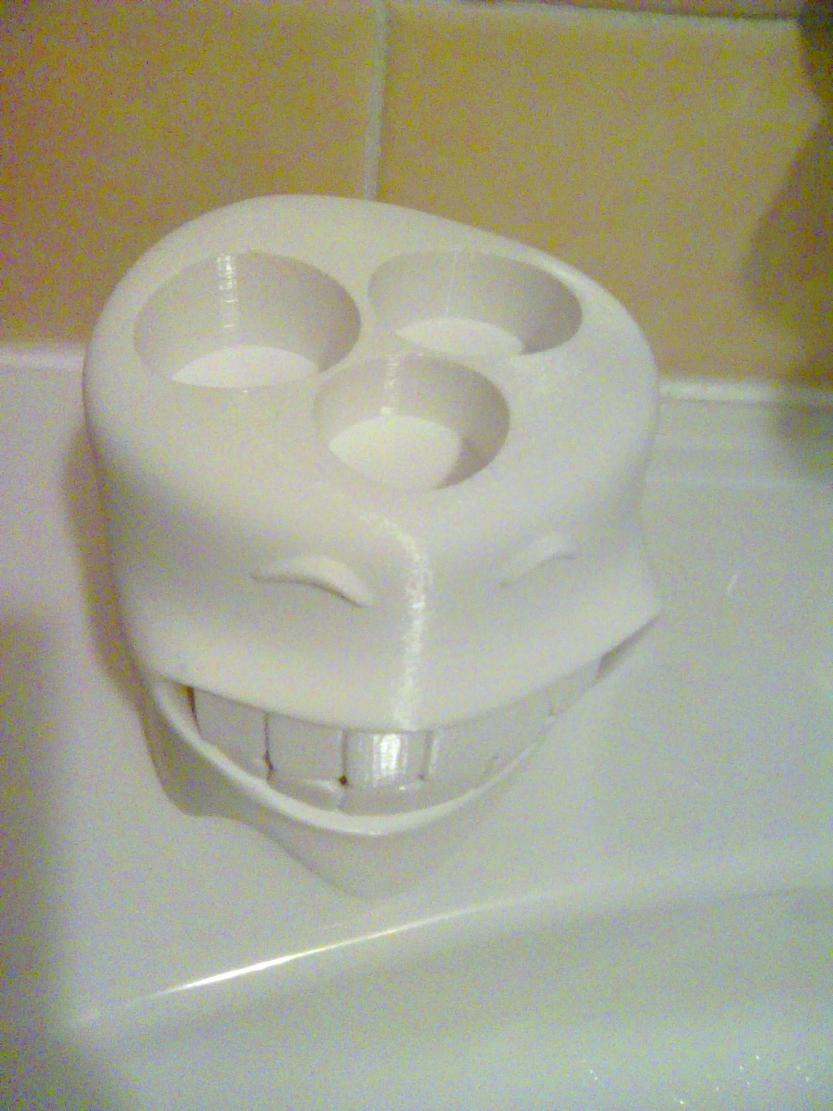 Kệ Đựng Tuýp Kem Đánh Răng / Toothpaste holder