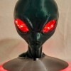 Người ngoài hành tinh với đế UFO và đèn LED - Thumbnail 1