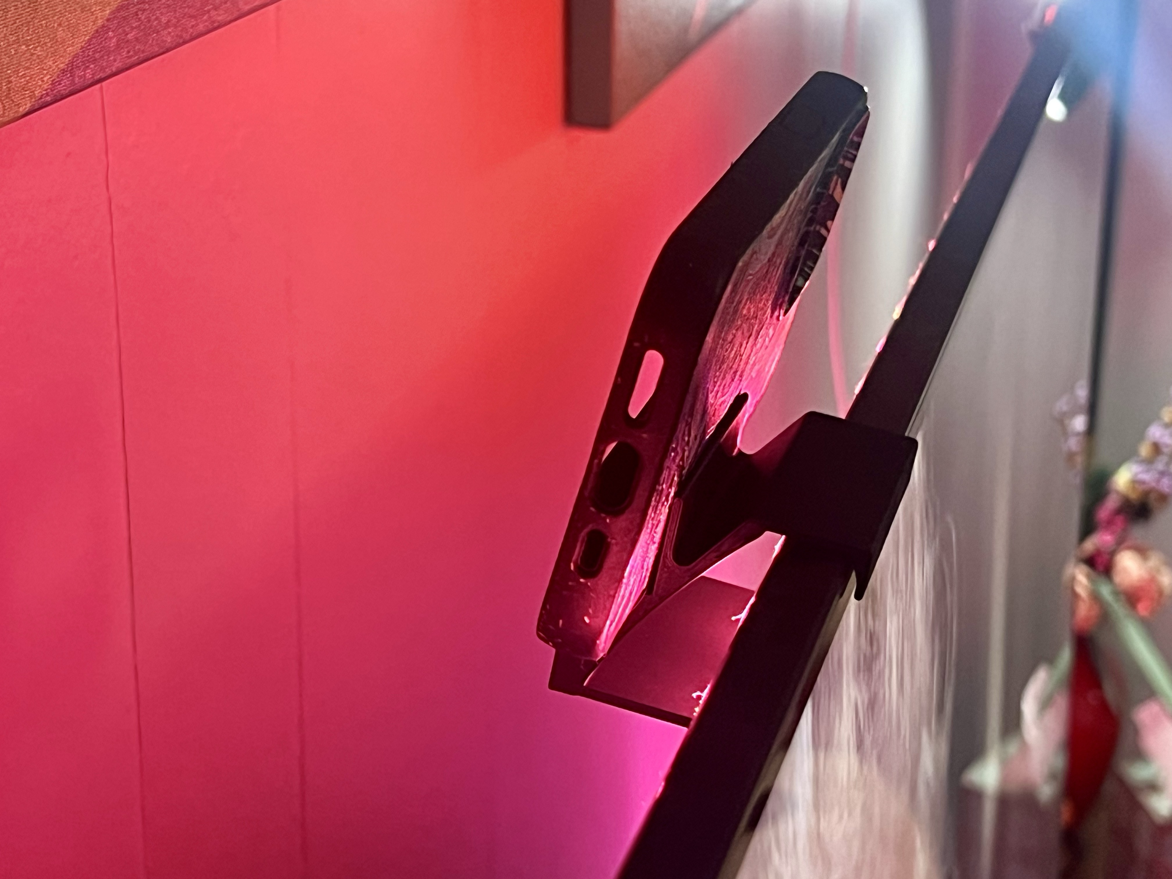 Ngàm Camera iPhone Continuity Cho Apple TV FaceTime Trên TV Samsung QN90B