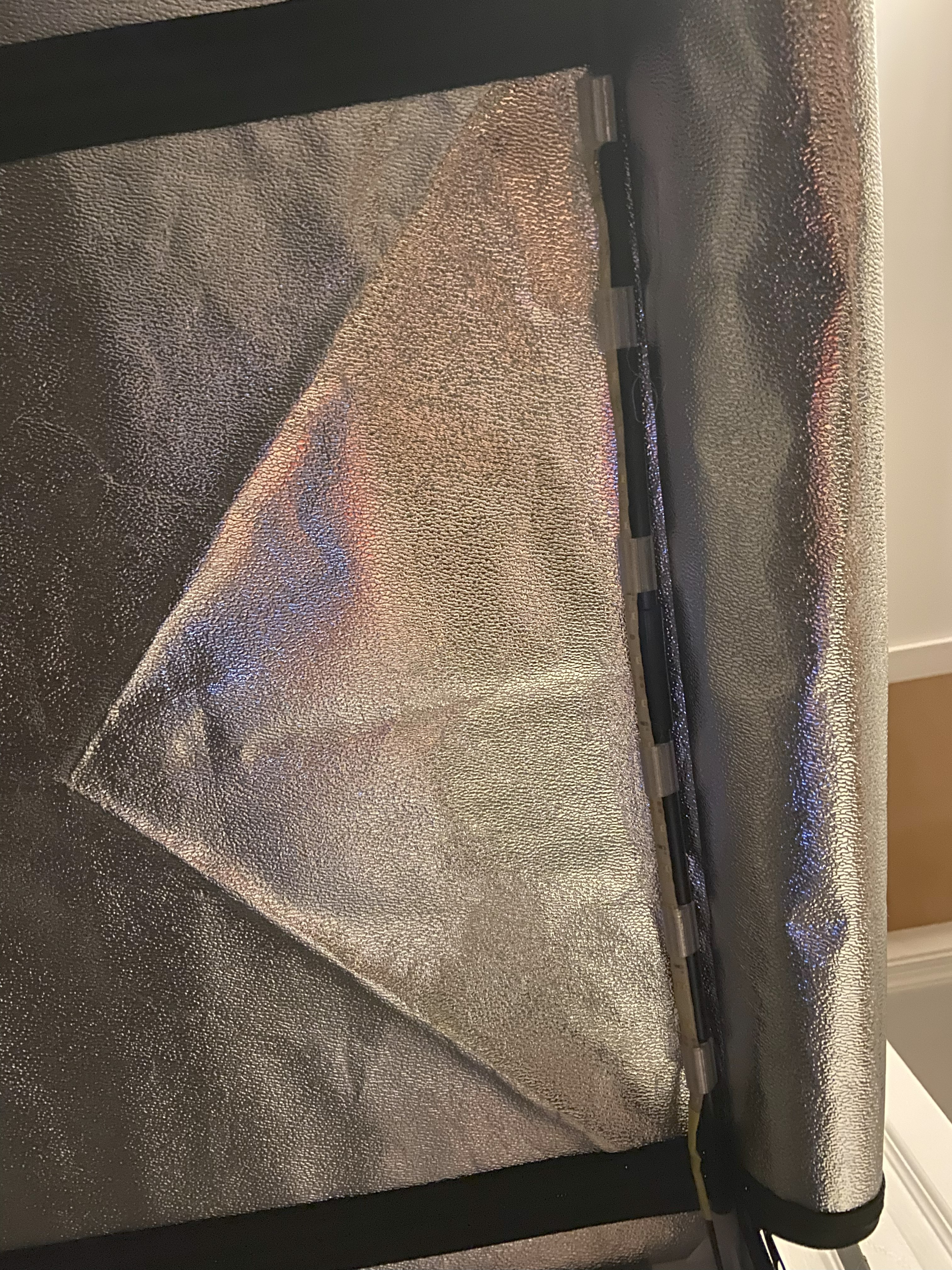 Kẹp Dây LED Cho Vỏ Máy