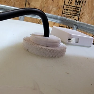 Kẹp Treo Dây/Ống Bể Chứa Nước