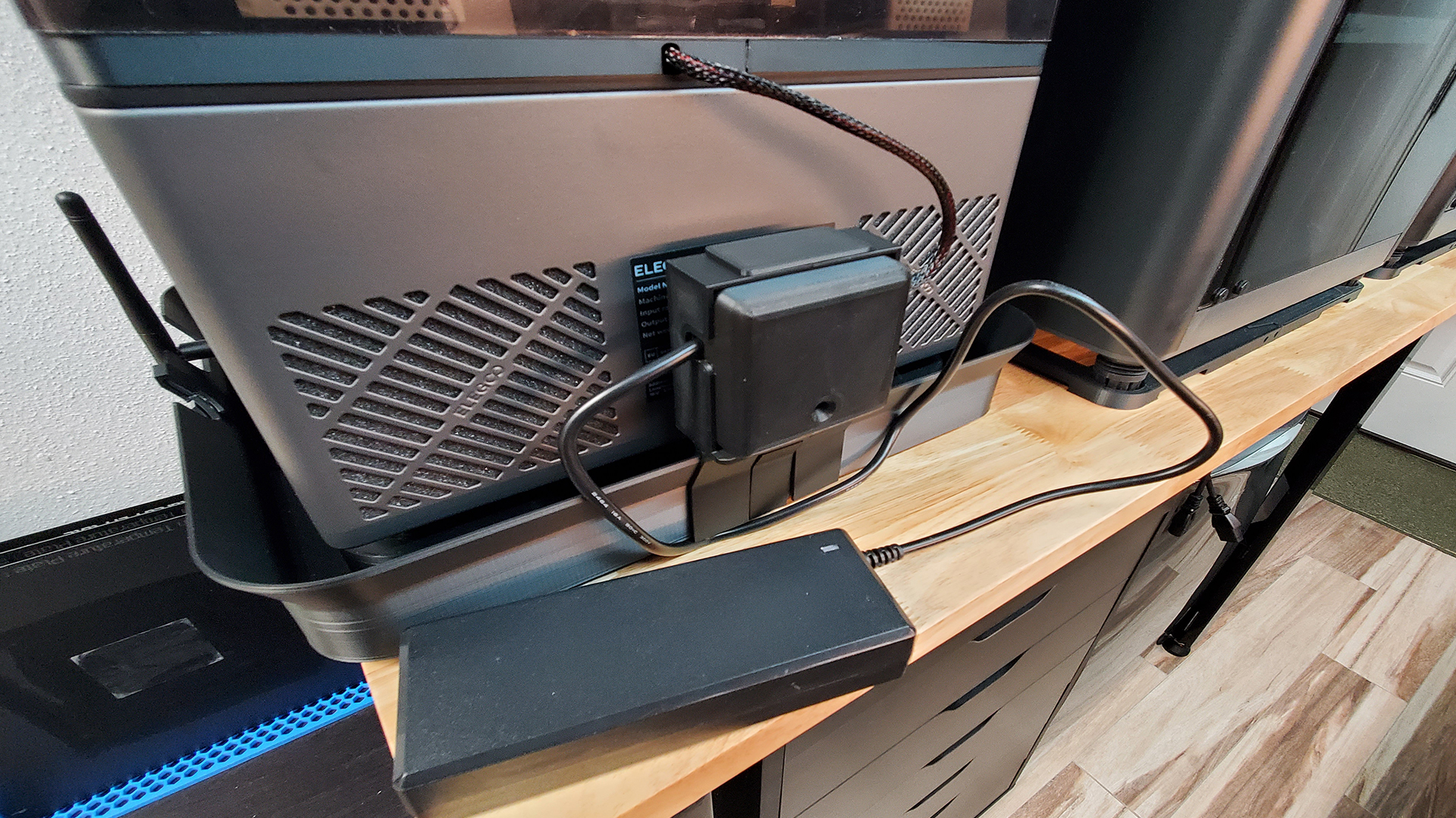 Giá Đỡ Luồn Dây Nguồn Máy In Resin Elegoo Saturn 3 Ultra