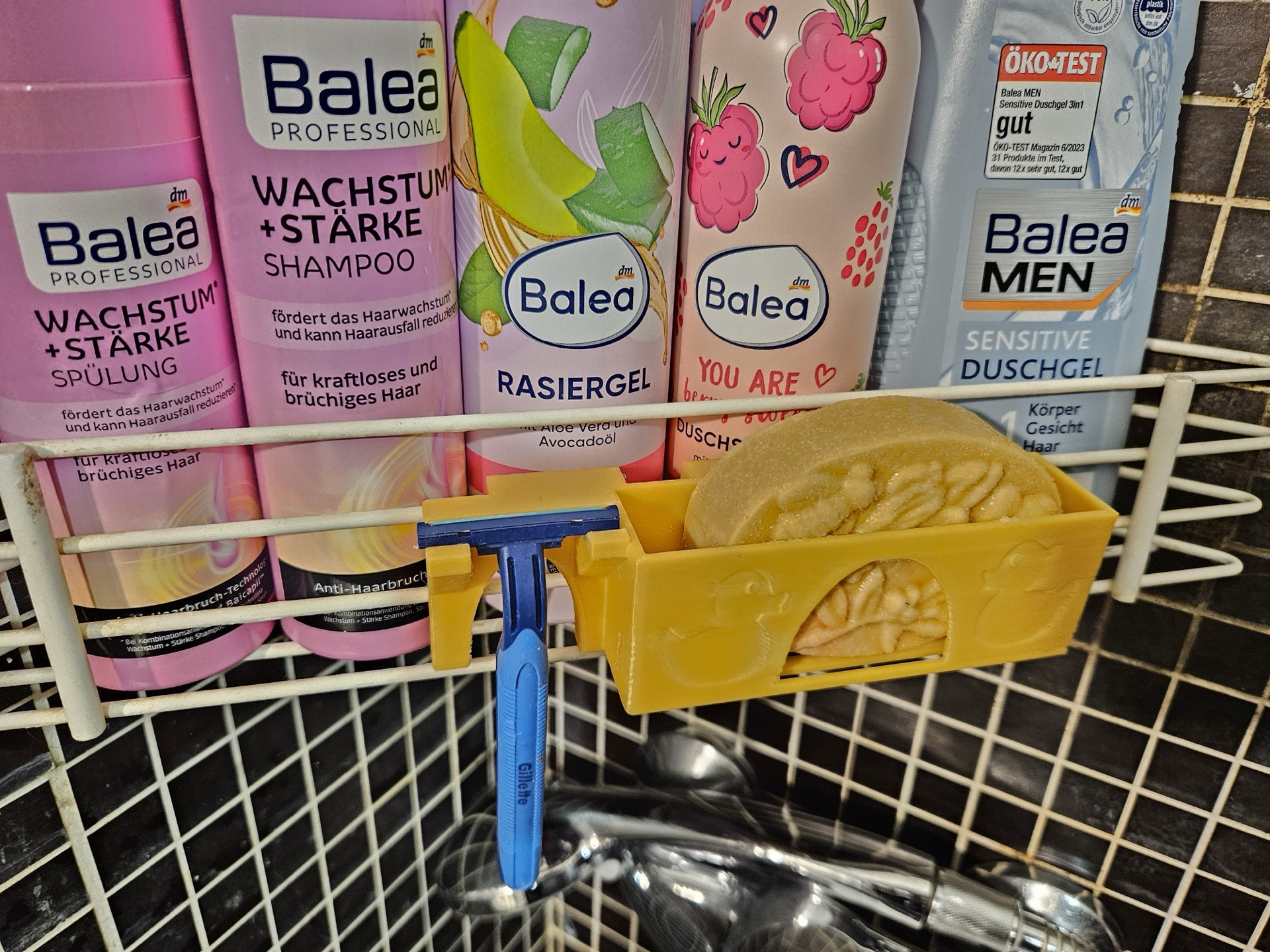 Kệ đựng xà bông và dao cạo