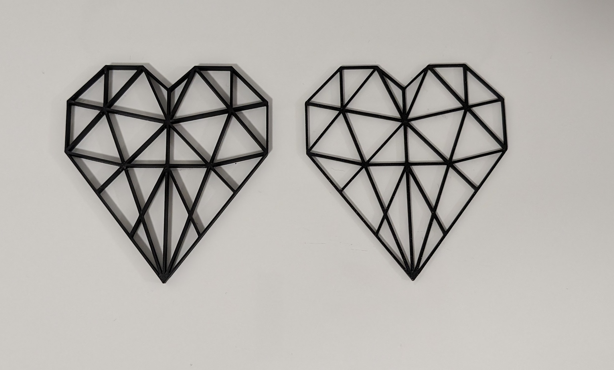 Trái Tim Low Poly Tối Giản