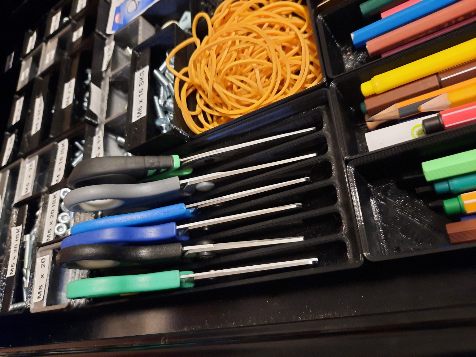 Kệ Đựng Kéo Gridfinity