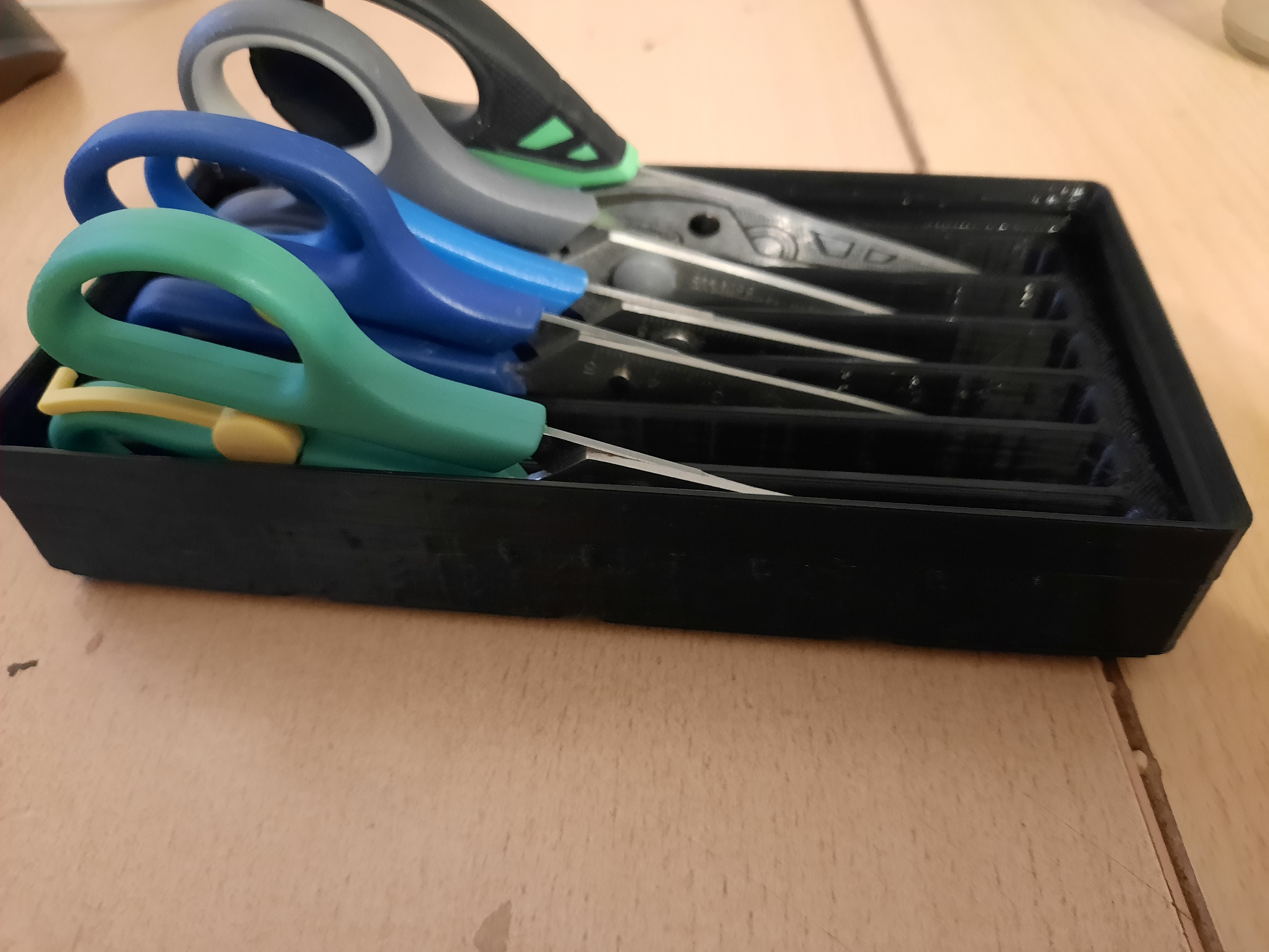 Kệ Đựng Kéo Gridfinity