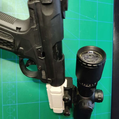 AAP-01 thùng với đường ray picatinny