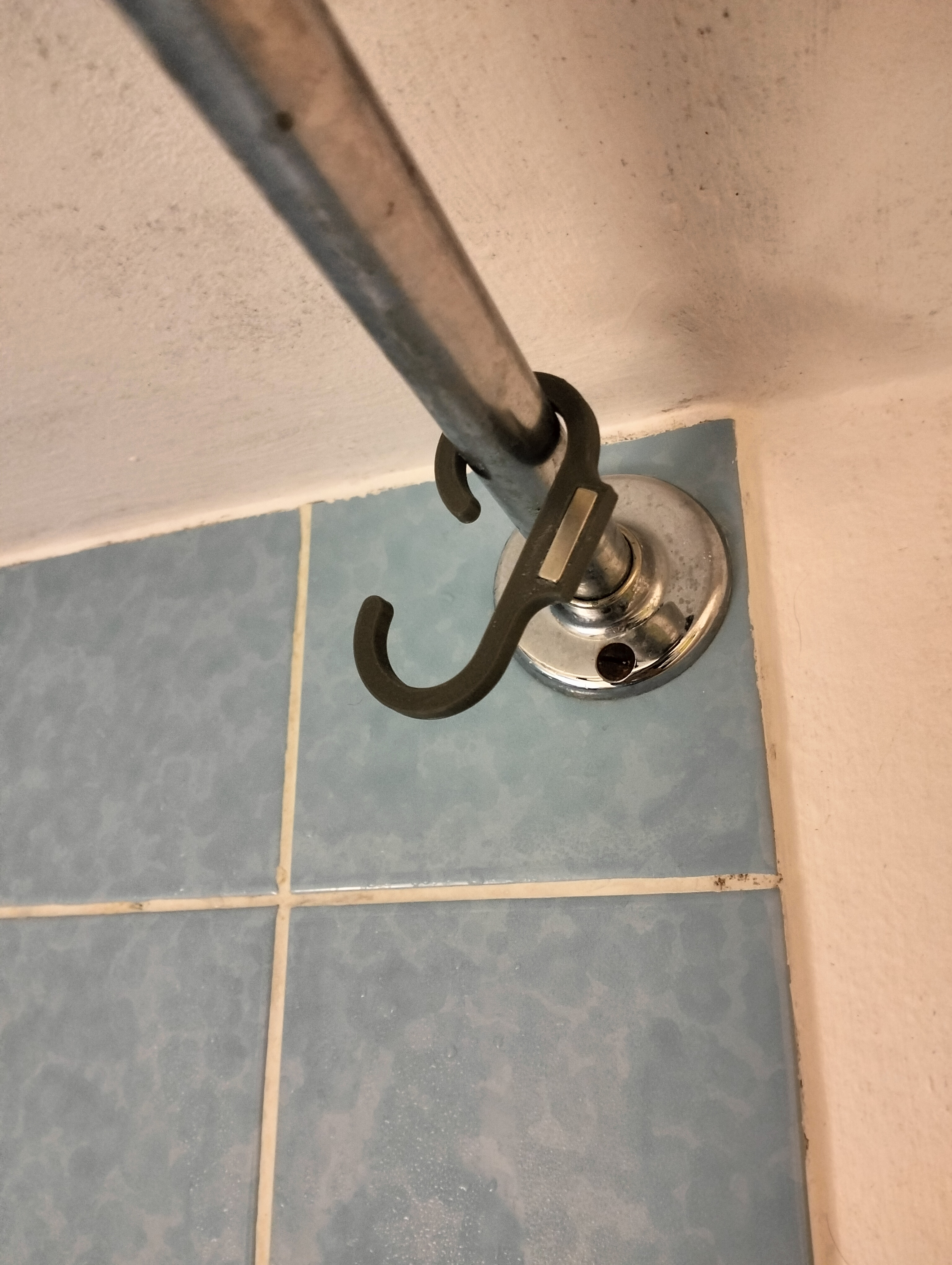 Móc Treo Rèm Cửa Phòng Tắm Nam Châm Tự Gấp