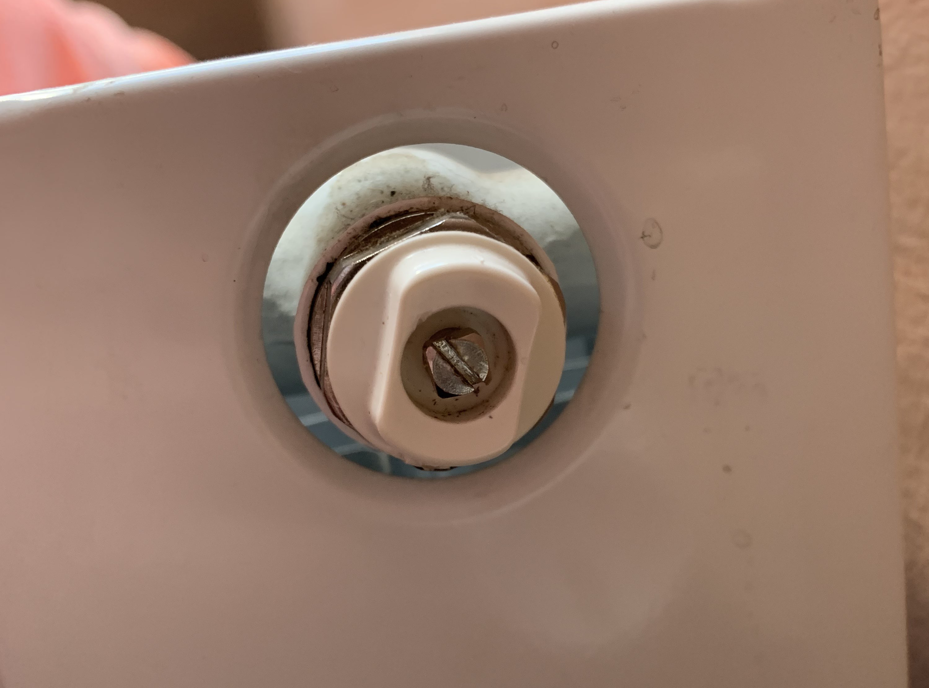 Klíč odvzdušňovacího ventilu radiátoru