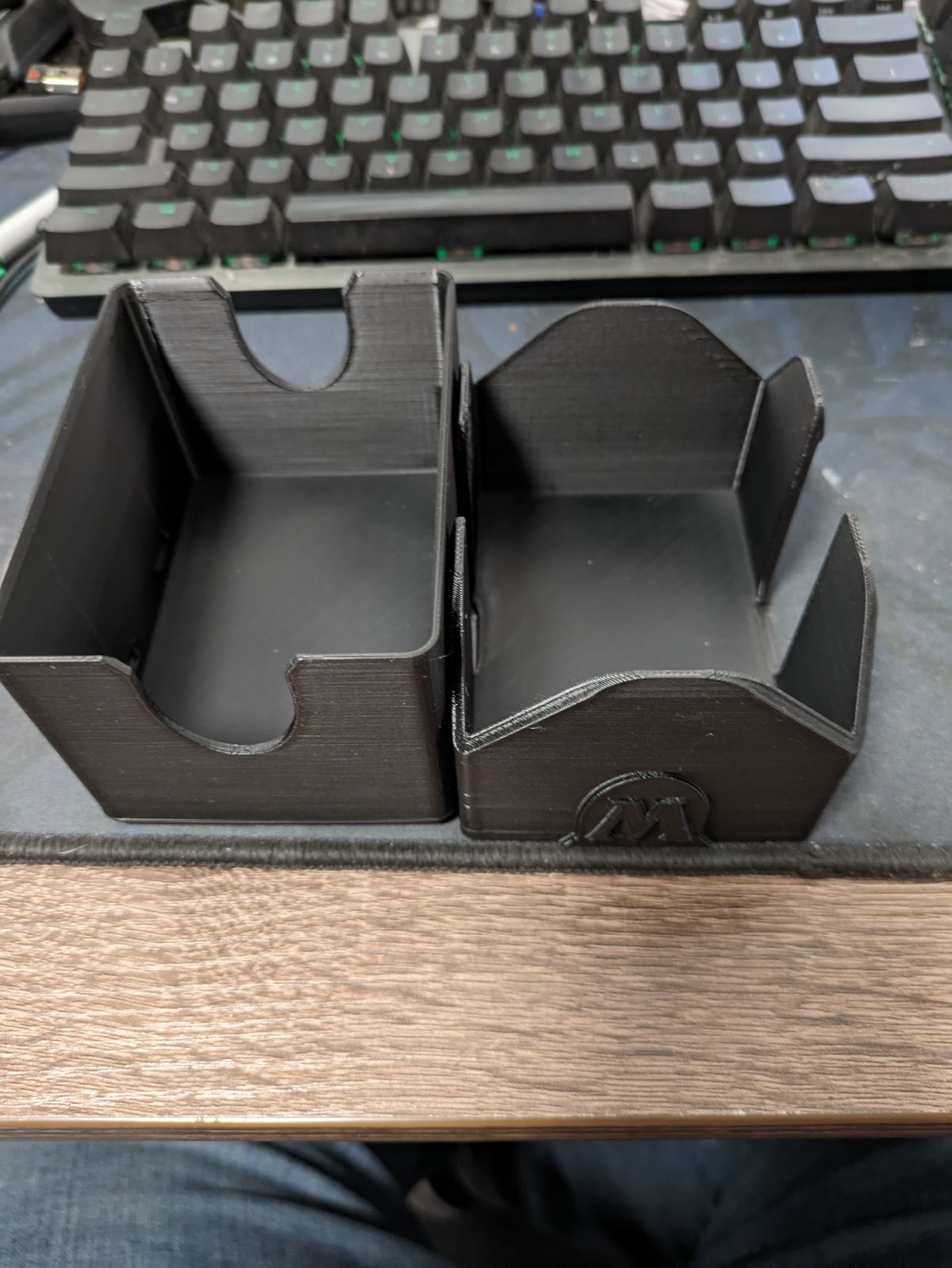 Hộp Đựng Bài Commander