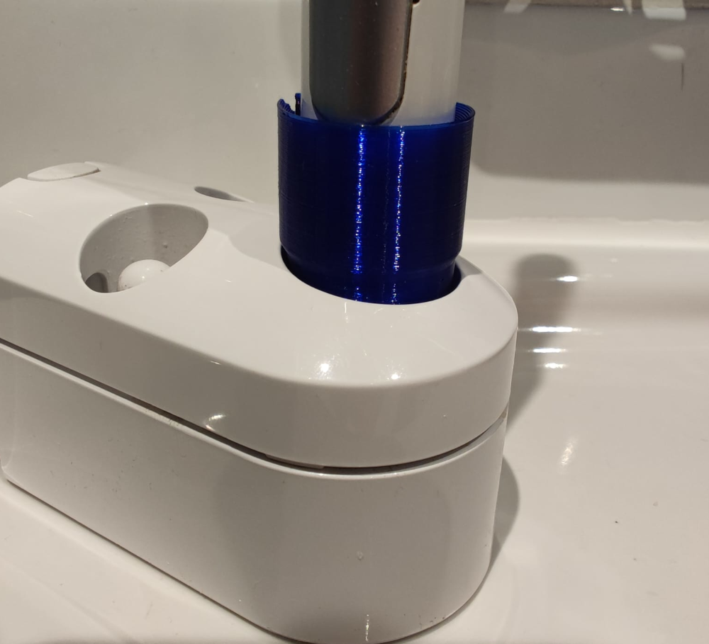 Người giữ bàn chải đánh răng B bằng miệng