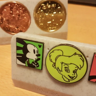 Giá Đỡ/Trưng Bày Pin Disney World