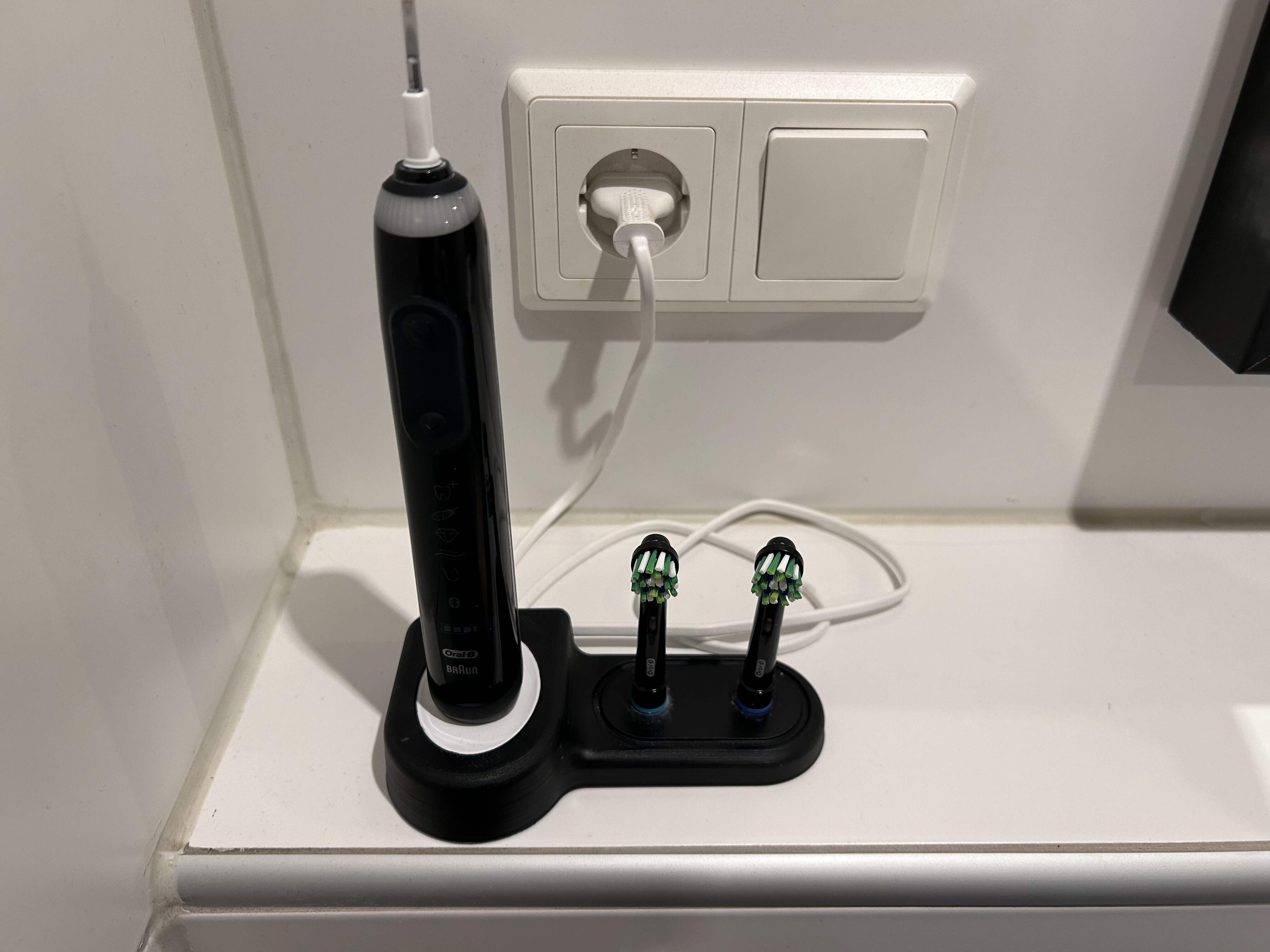 Giá Đỡ Bàn Chải Đánh Răng Oral-B