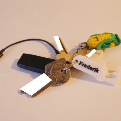 Giá đỡ điện thoại móc khóa, Tùy chỉnh được