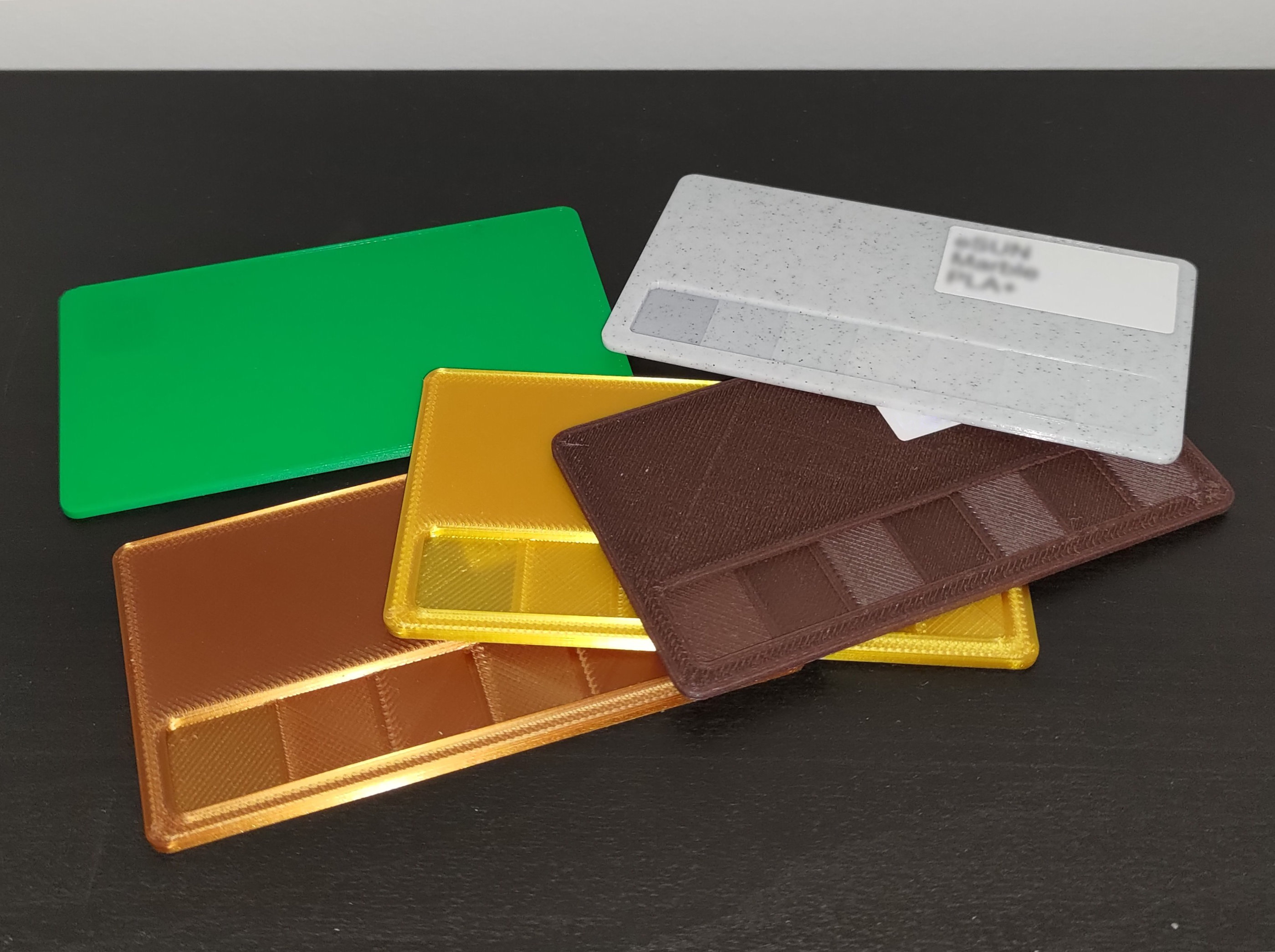 Thẻ Filament Cơ Bản và Hộp Đựng